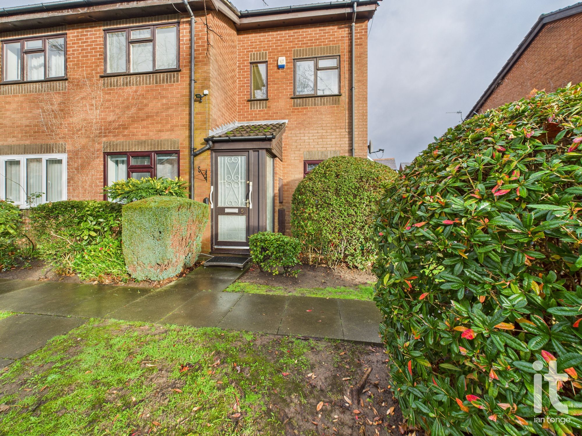 2 bedroom apartment flat/apartment For Sale in Stockport - Photograph 11.