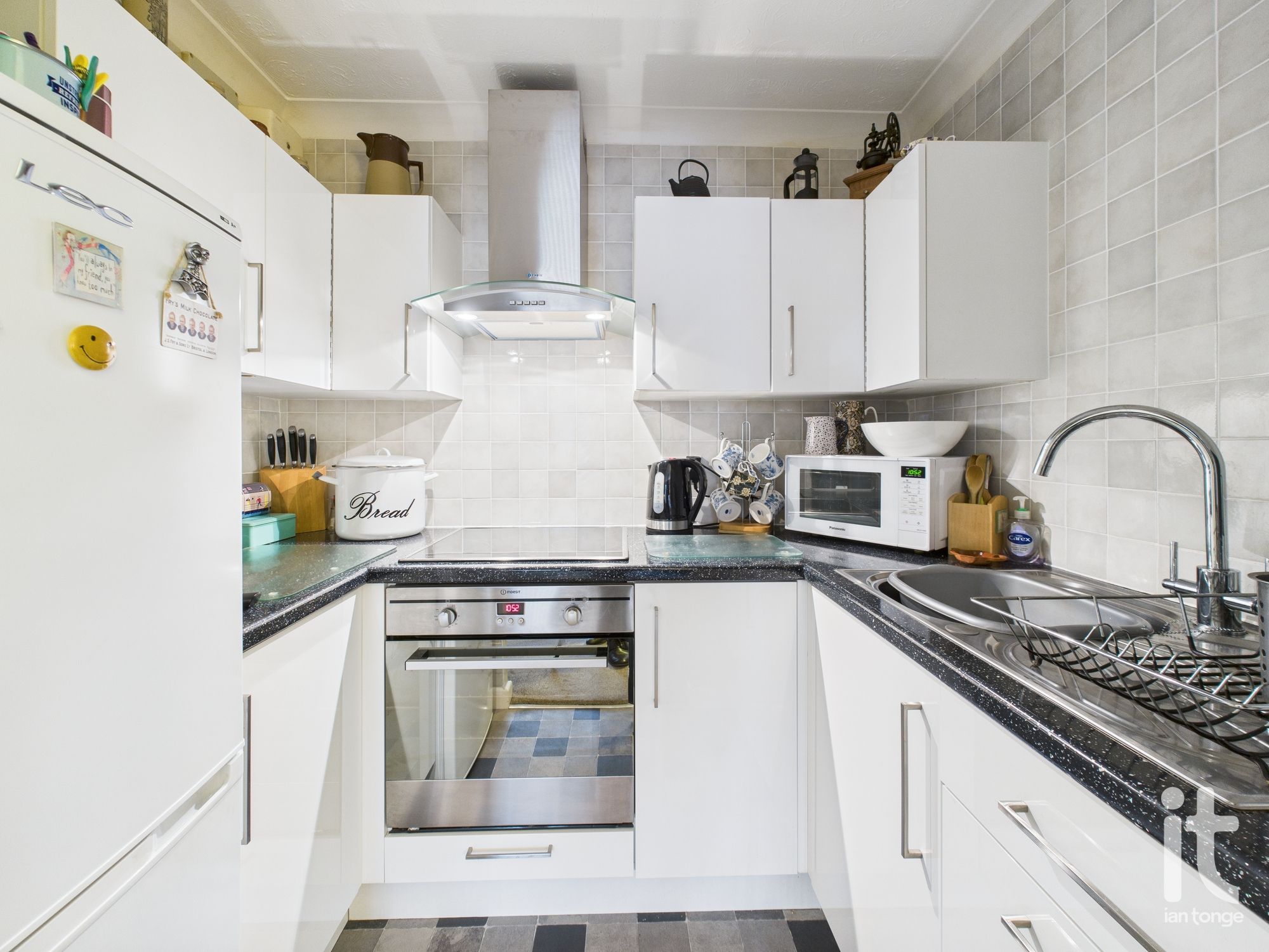 1 bedroom apartment flat/apartment For Sale in Stockport - Photograph 10.