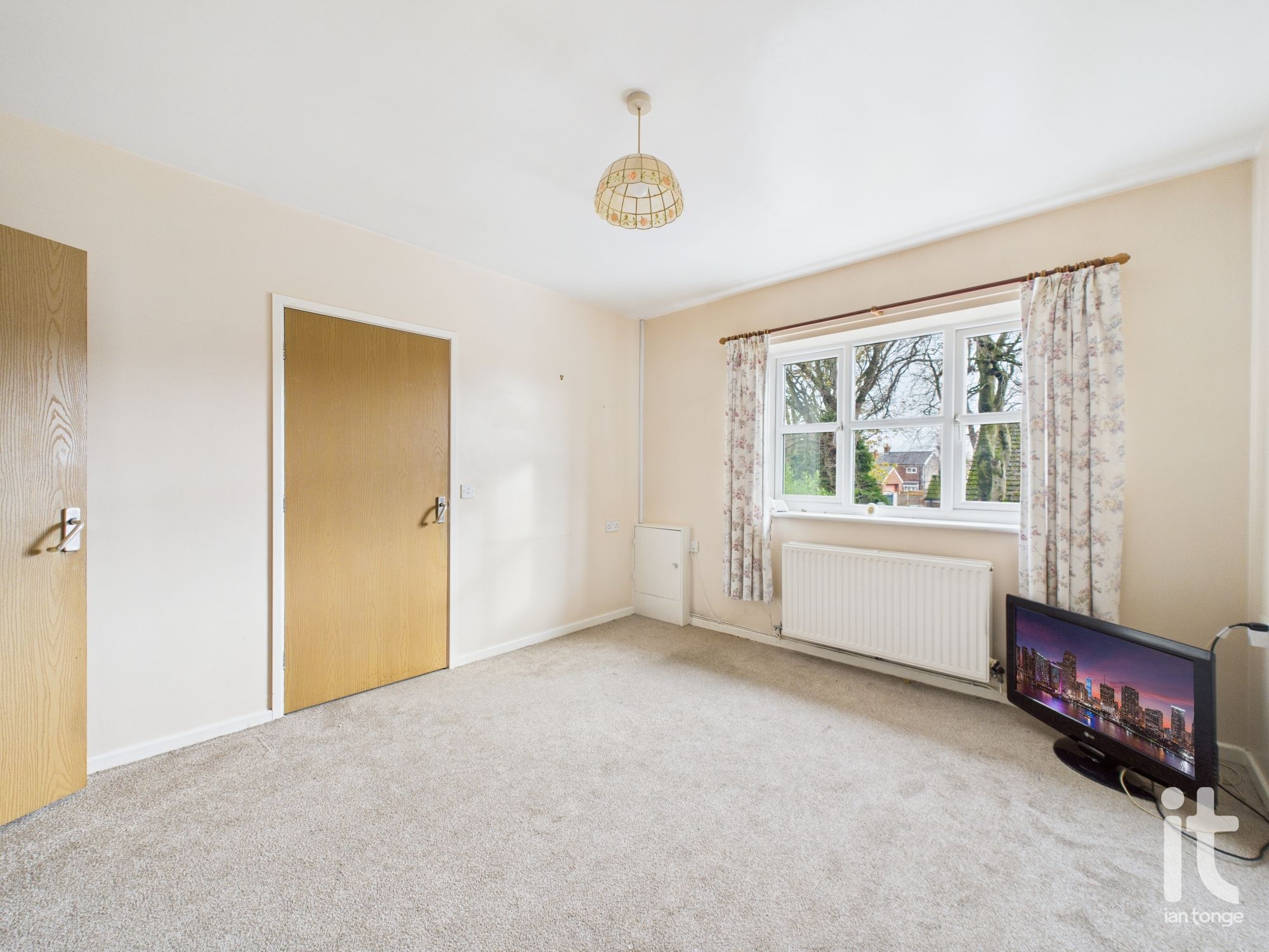 2 bedroom apartment flat/apartment For Sale in Stockport - Property photograph.
