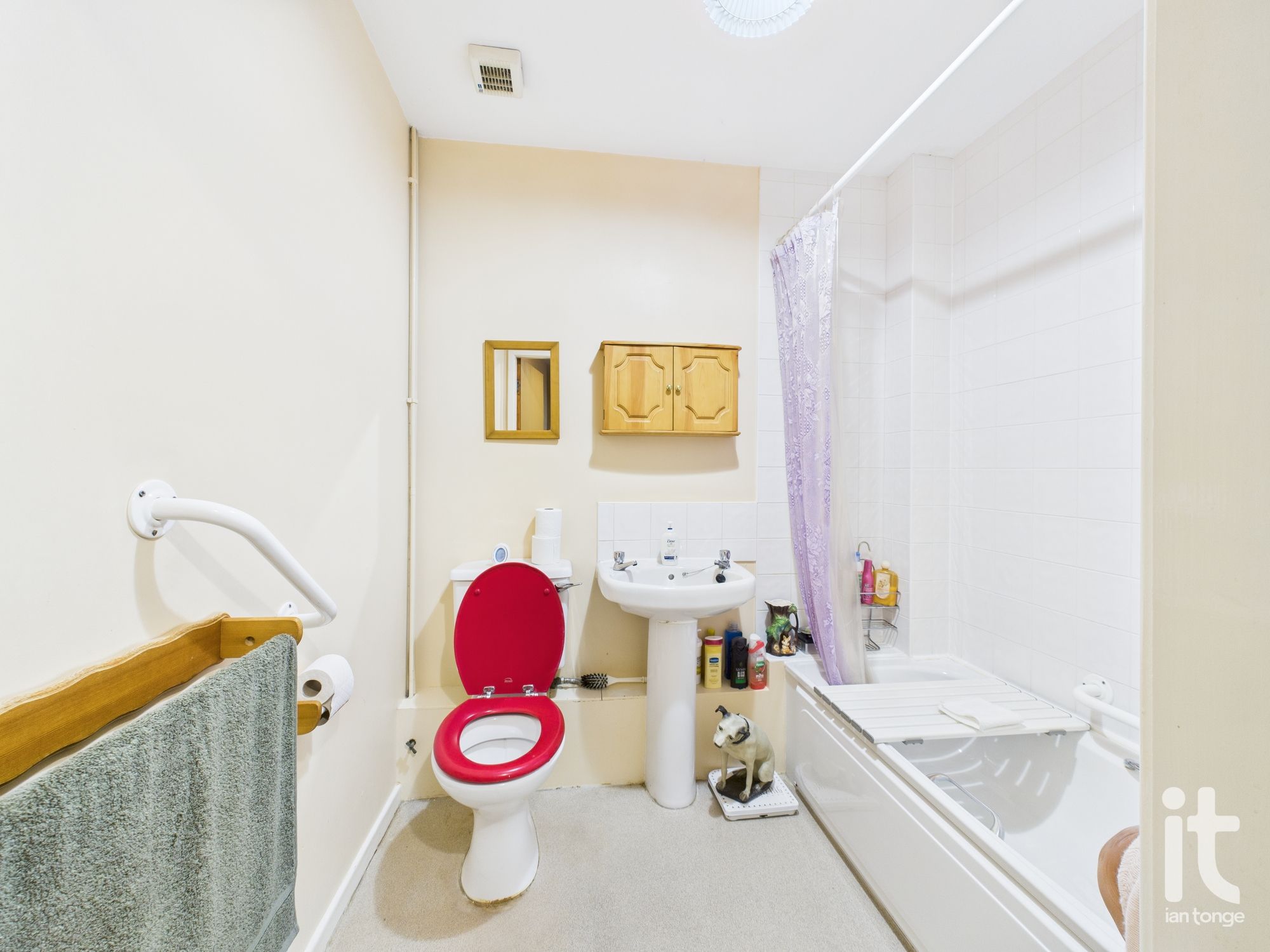 2 bedroom apartment flat/apartment For Sale in Stockport - Photograph 10.