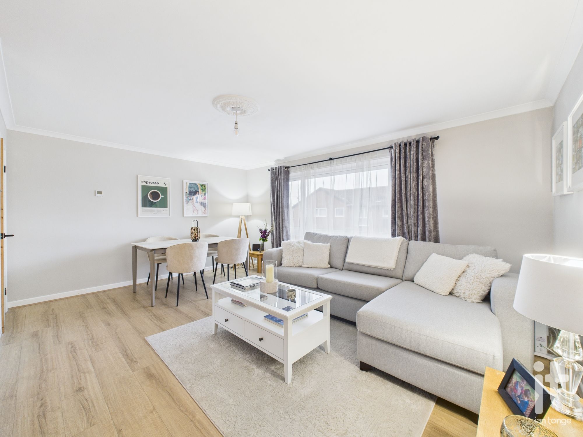 2 bedroom apartment flat/apartment For Sale in Stockport - Photograph 13.