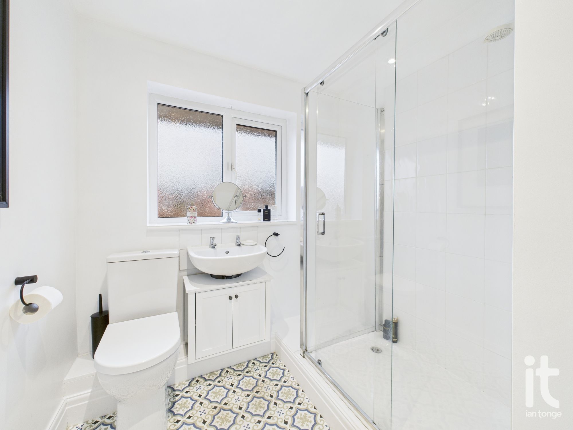 2 bedroom apartment flat/apartment For Sale in Stockport - Photograph 8.