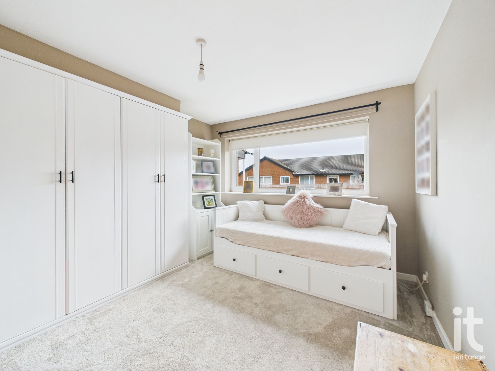 2 bedroom apartment flat/apartment For Sale in Stockport - Photograph 5.