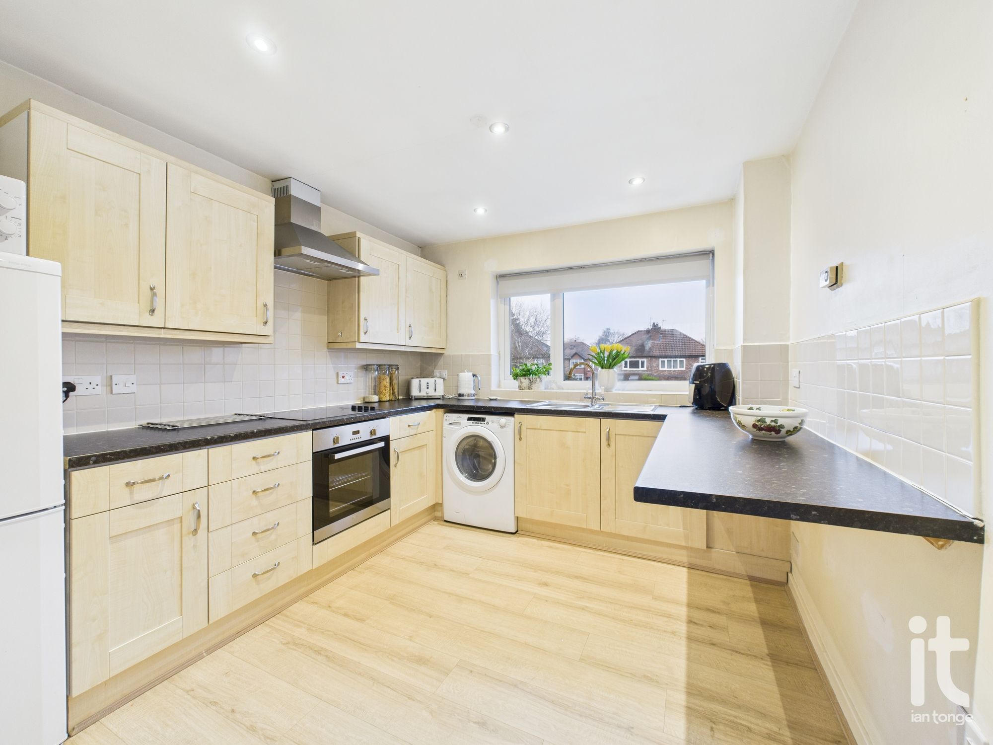 2 bedroom apartment flat/apartment For Sale in Stockport - Property photograph.
