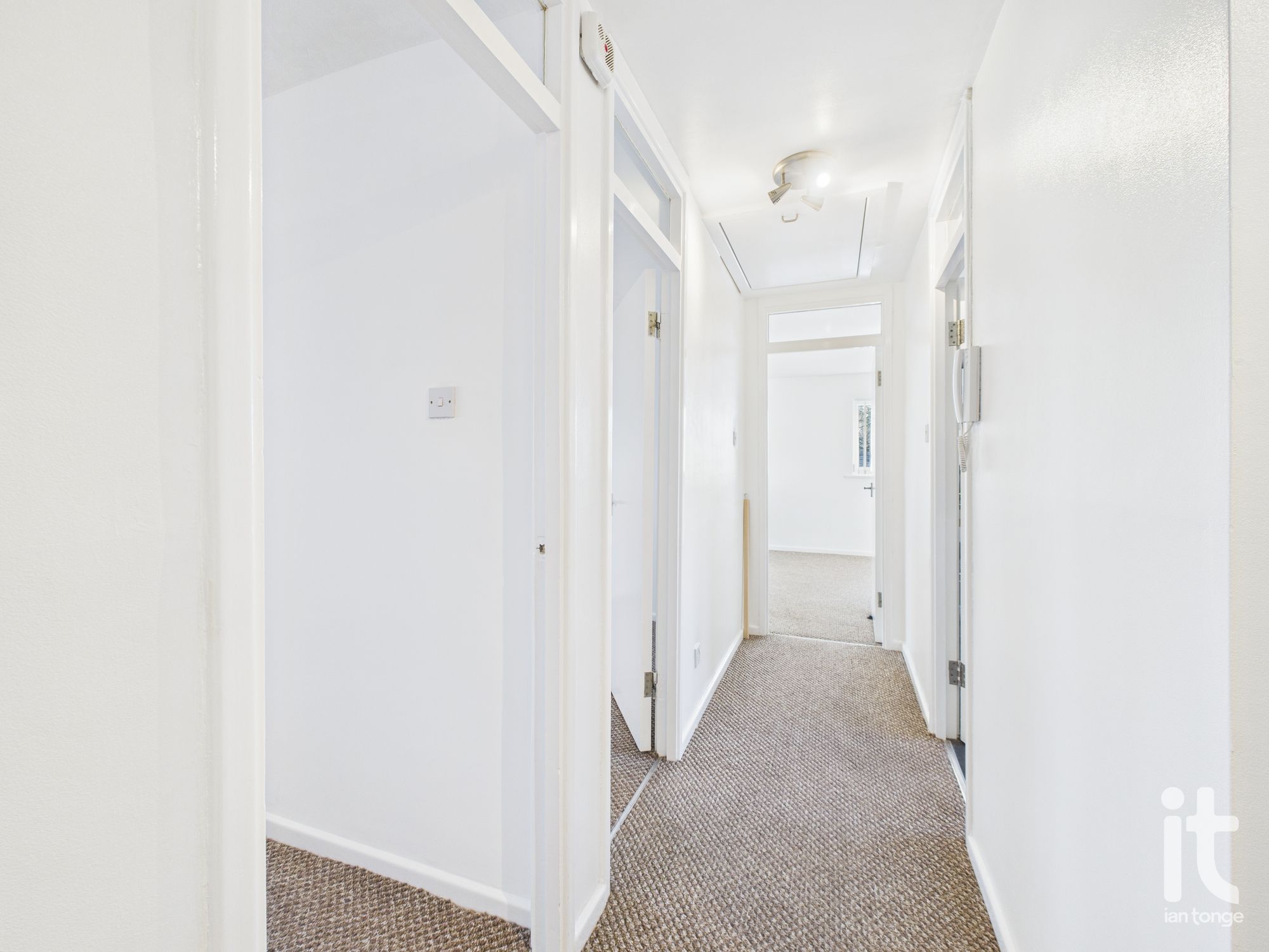 2 bedroom apartment flat/apartment For Sale in Stockport - Photograph 5.