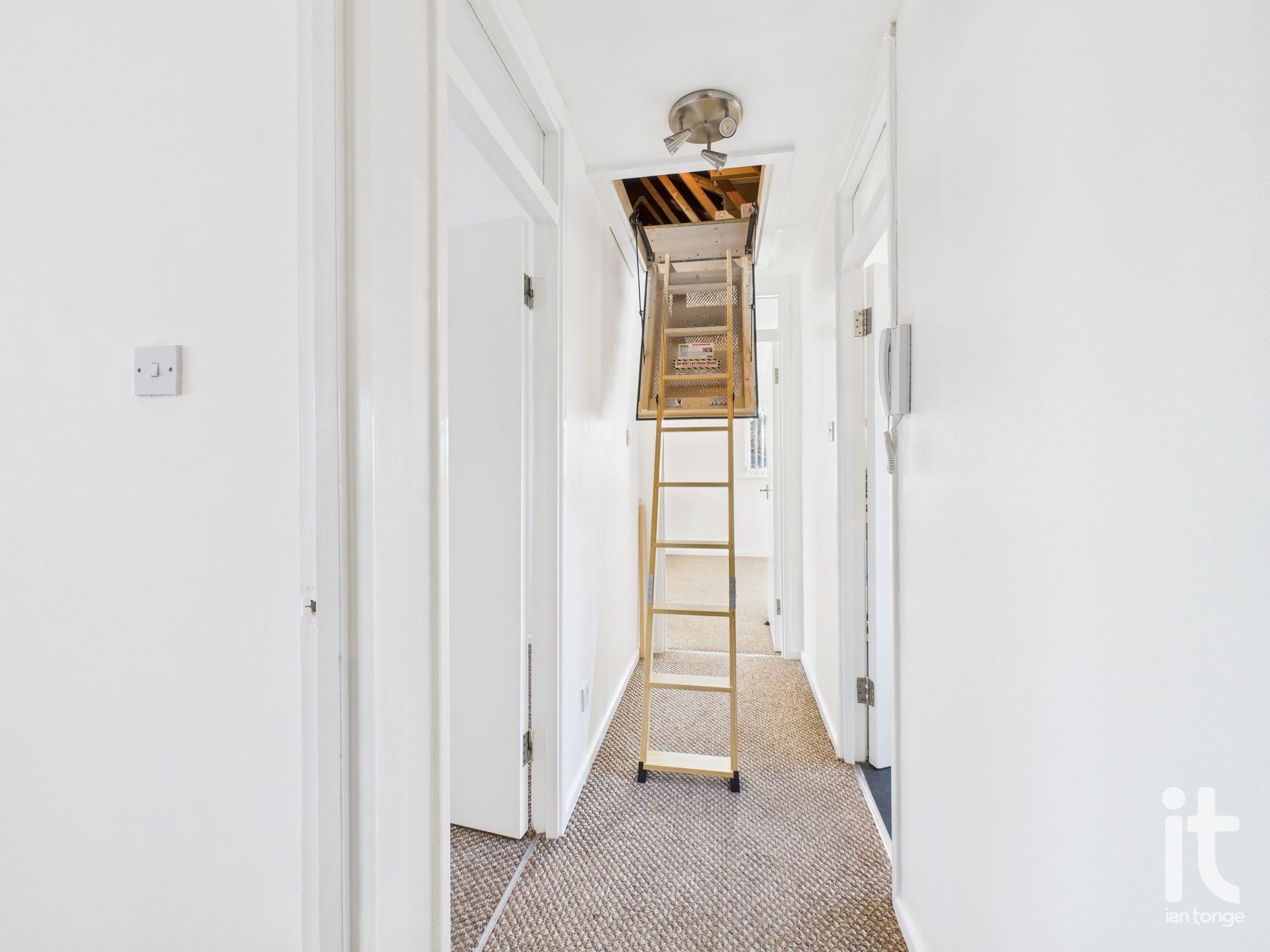 2 bedroom apartment flat/apartment For Sale in Stockport - Photograph 9.