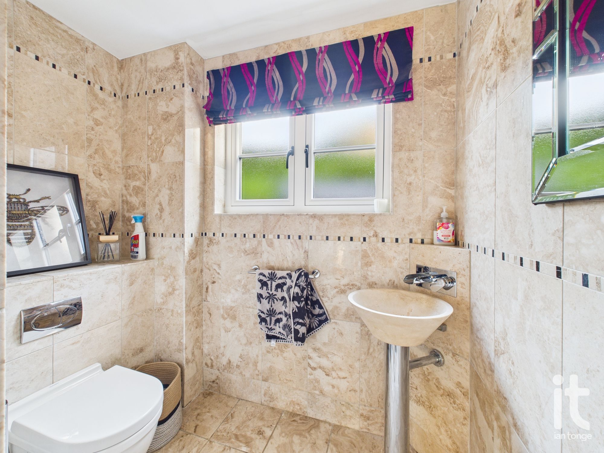 4 bedroom detached house For Sale in Hyde - Photograph 18.