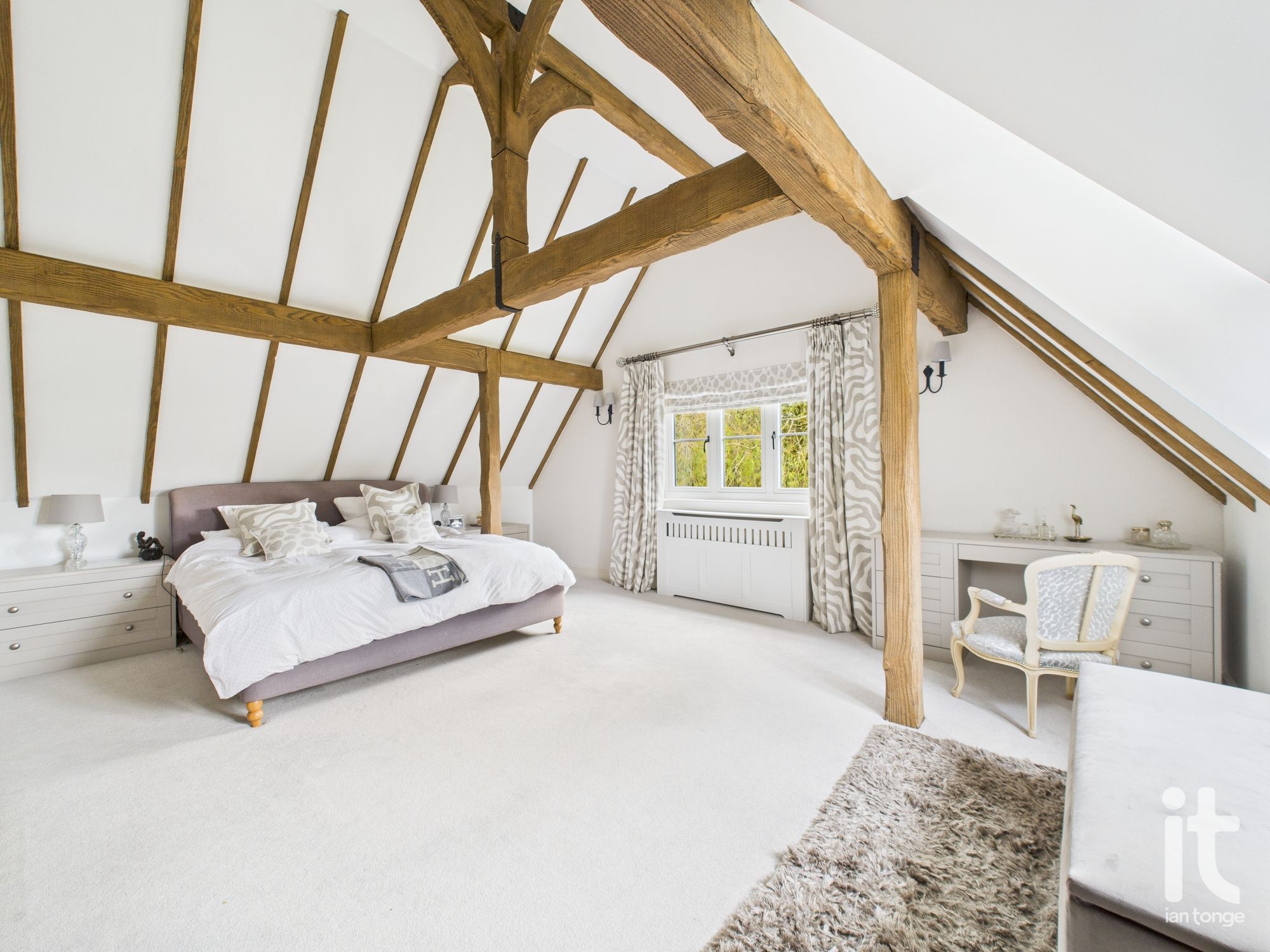 4 bedroom detached house For Sale in Hyde - Photograph 42.