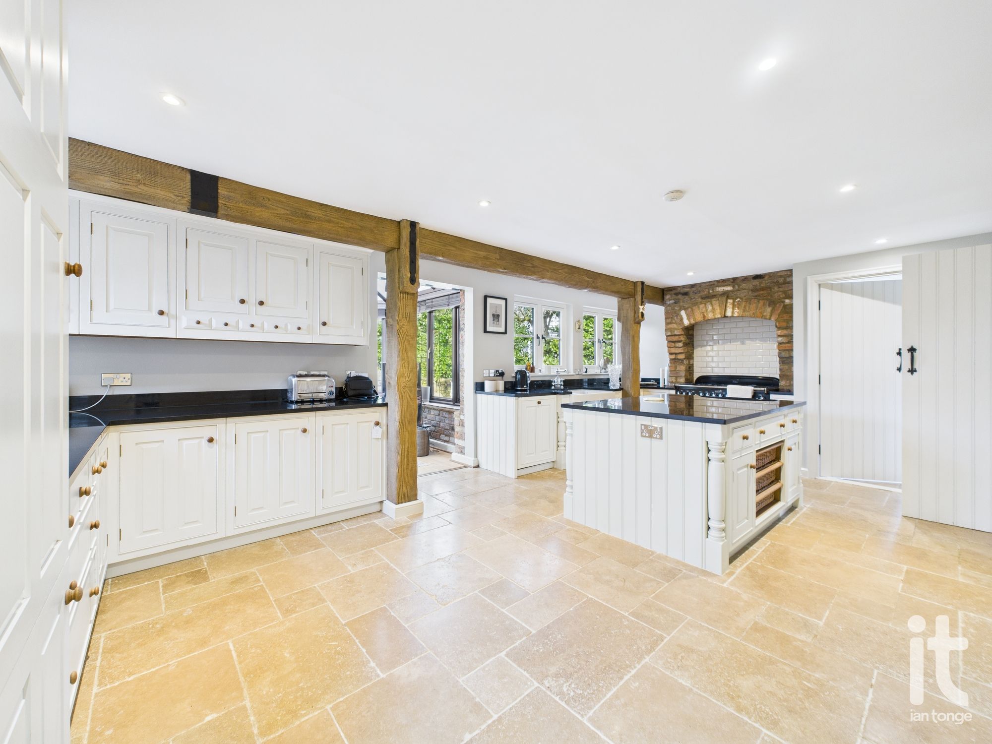 4 bedroom detached house For Sale in Hyde - Photograph 26.