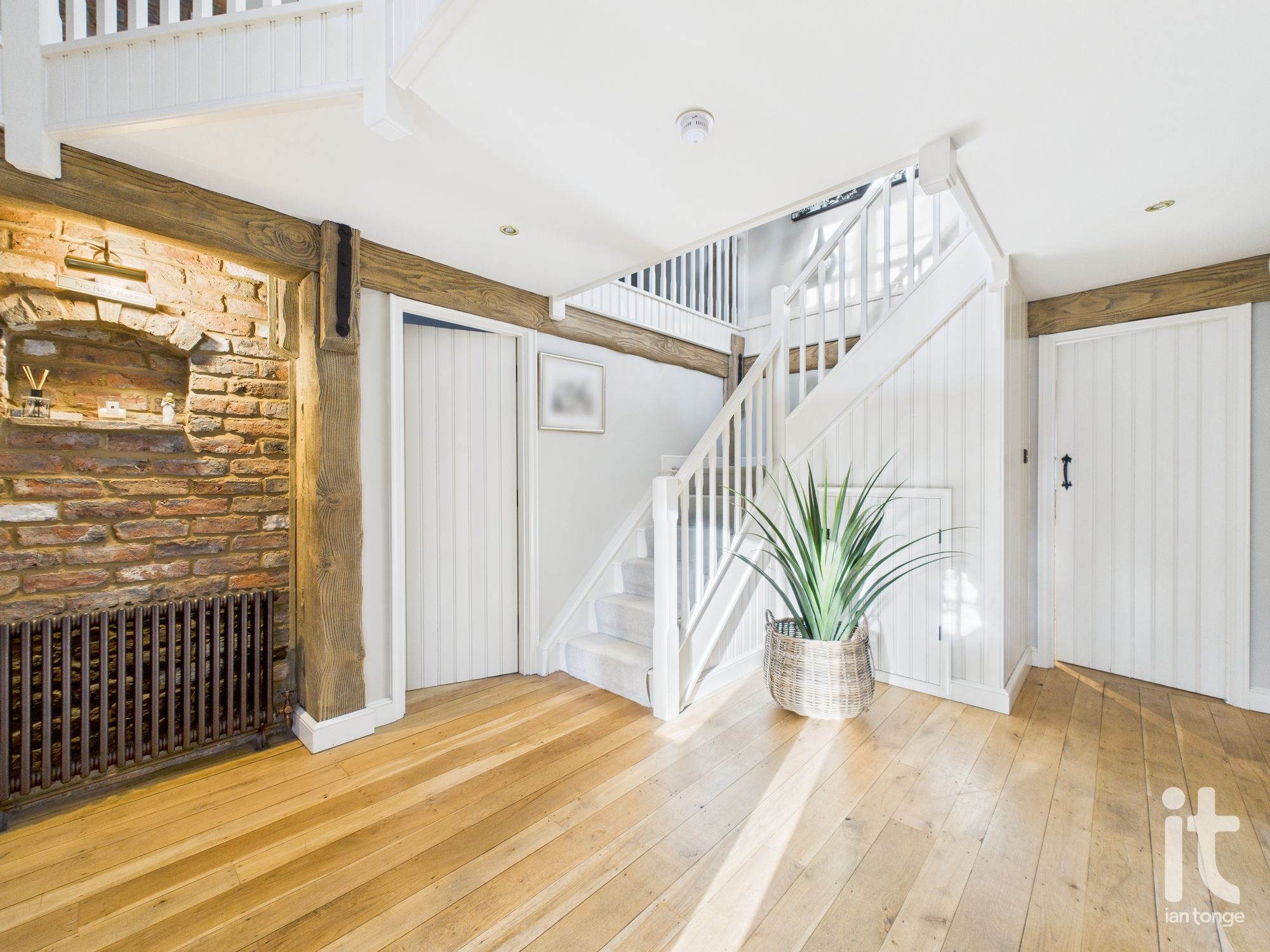 4 bedroom detached house For Sale in Hyde - Photograph 17.