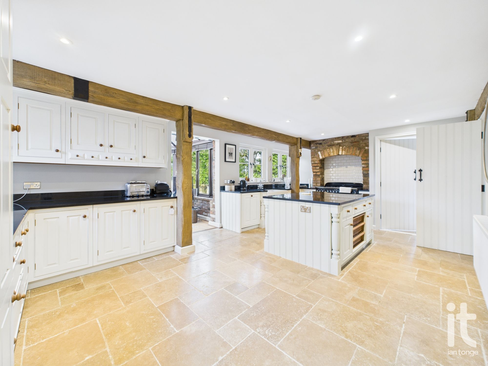 4 bedroom detached house For Sale in Hyde - Photograph 27.