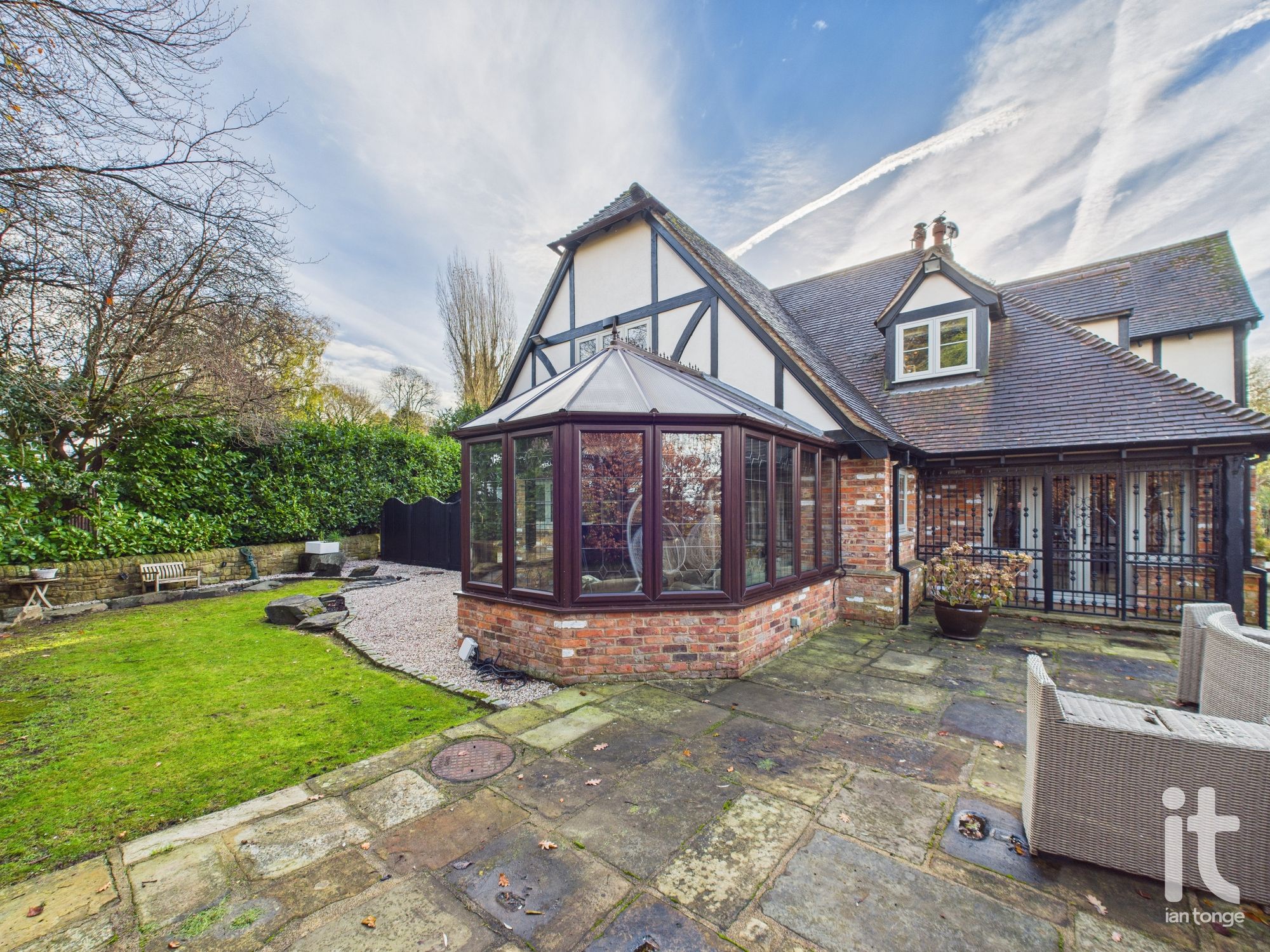 4 bedroom detached house For Sale in Hyde - Photograph 13.