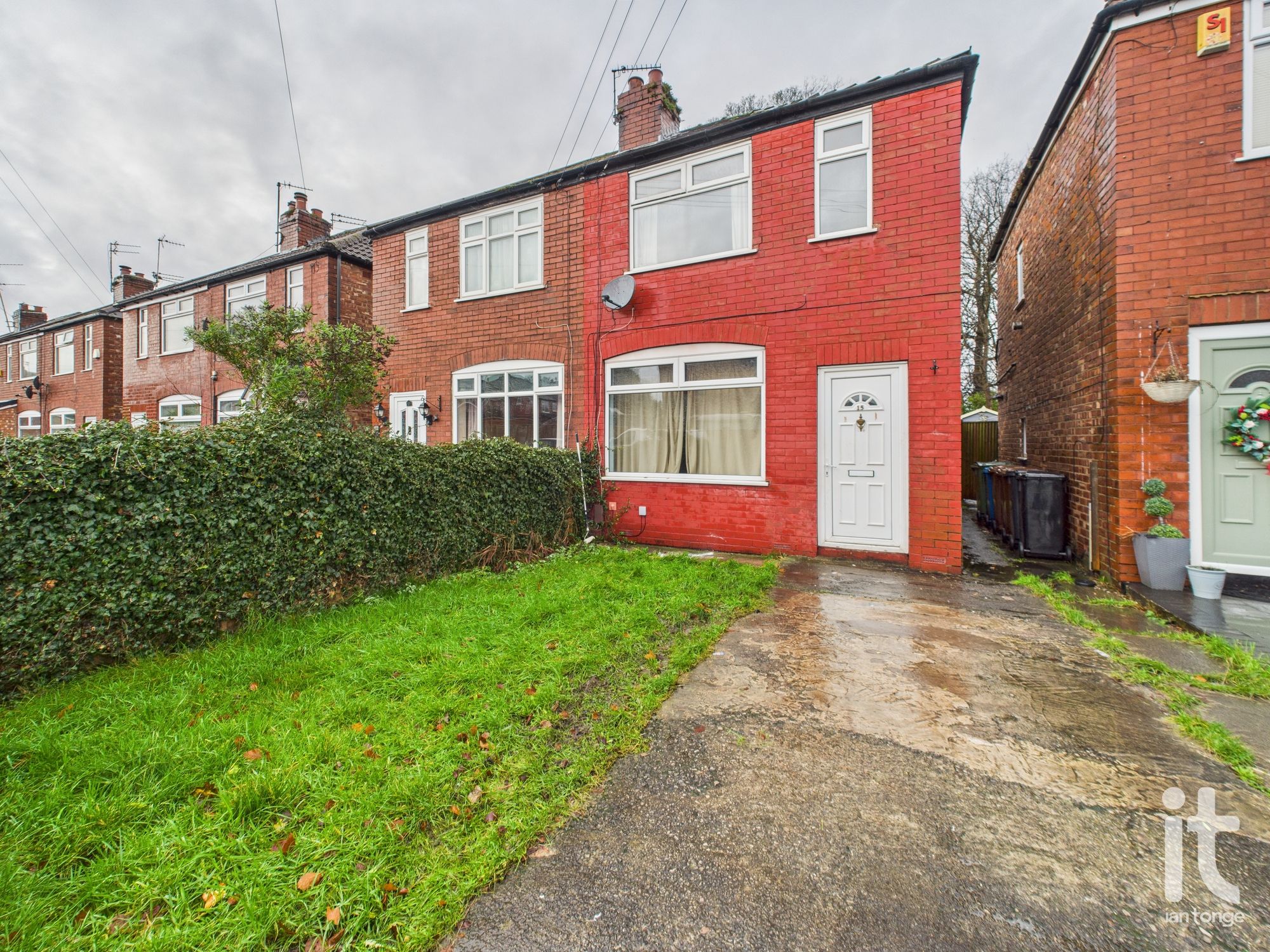 2 bedroom semi-detached house For Sale in Stockport - Photograph 1.