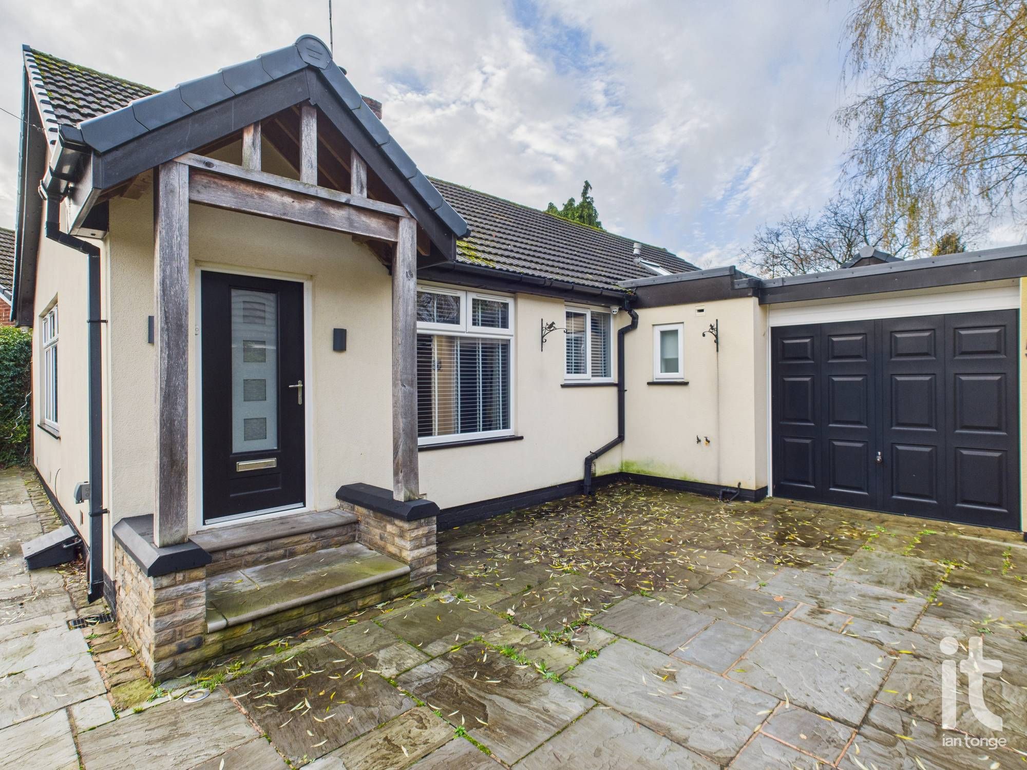 3 bedroom detached bungalow To Let in Stockport - Photograph 29.