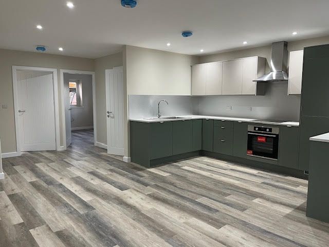 2 bedroom ground floor flat/apartment To Let in Stockport - Property photograph.