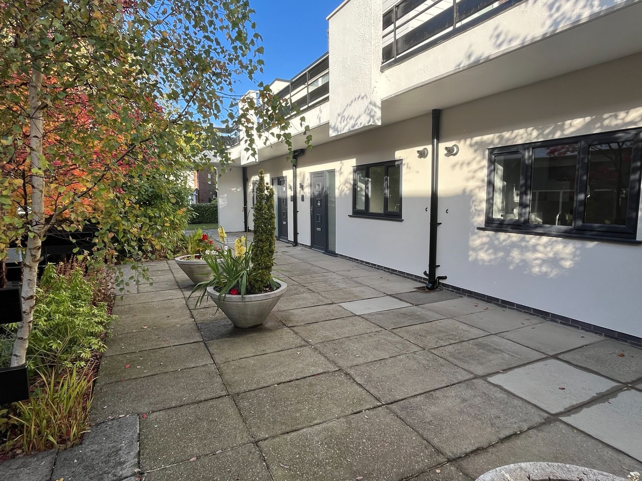 2 bedroom ground floor flat/apartment To Let in Stockport - Photograph 9.
