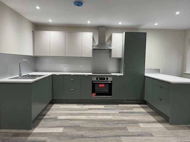 2 bedroom ground floor flat/apartment To Let in Stockport - Property photograph.