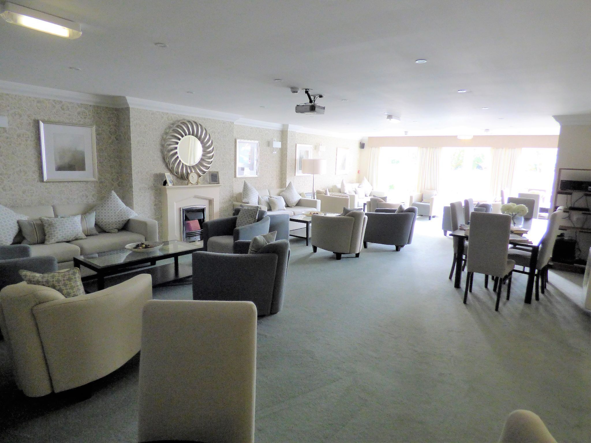 1 bedroom ground floor flat/apartment For Sale in Stockport - Photograph 5.