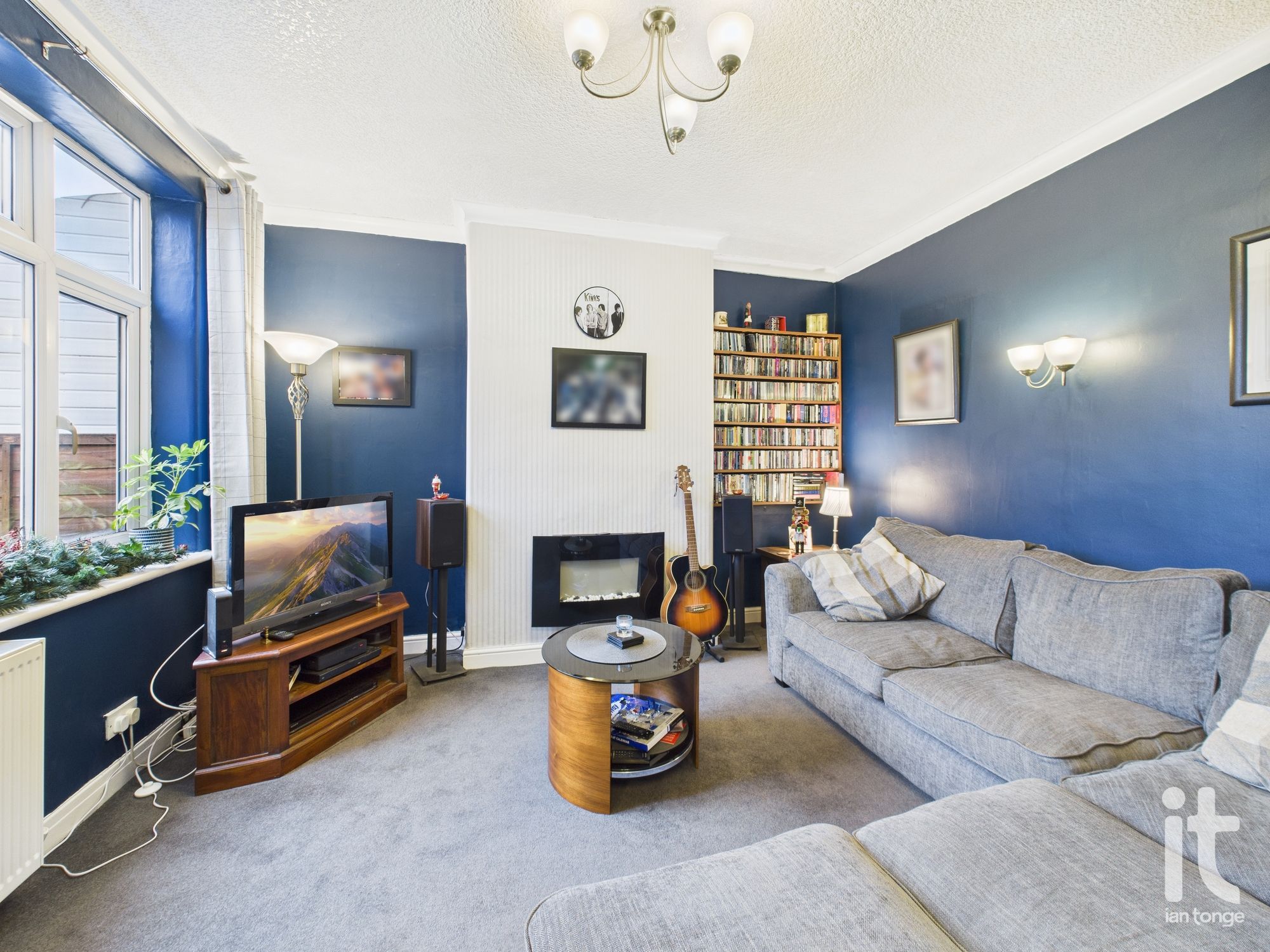 3 bedroom semi-detached house For Sale in Stockport - Photograph 3.
