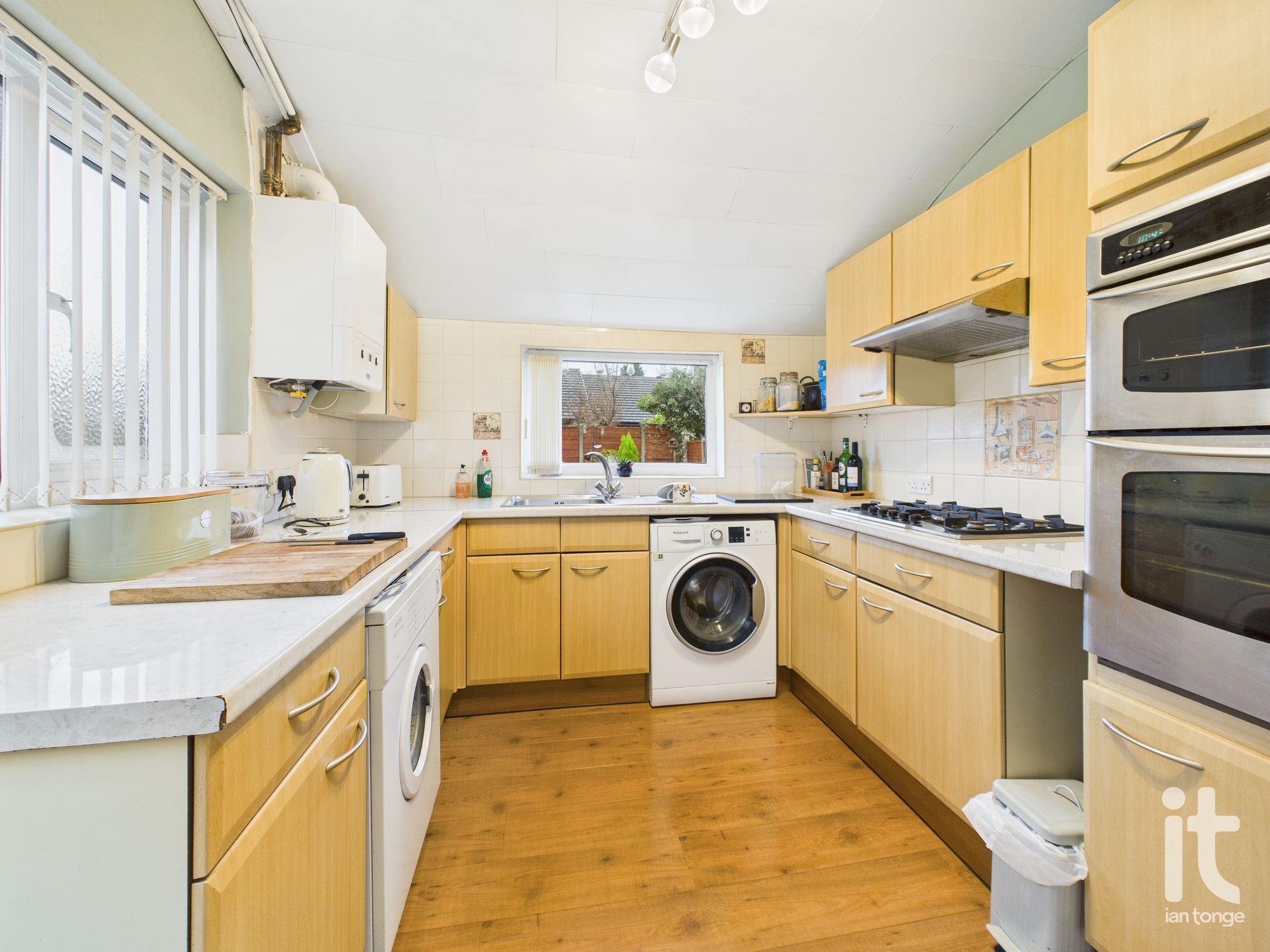 3 bedroom semi-detached house For Sale in Stockport - Photograph 4.