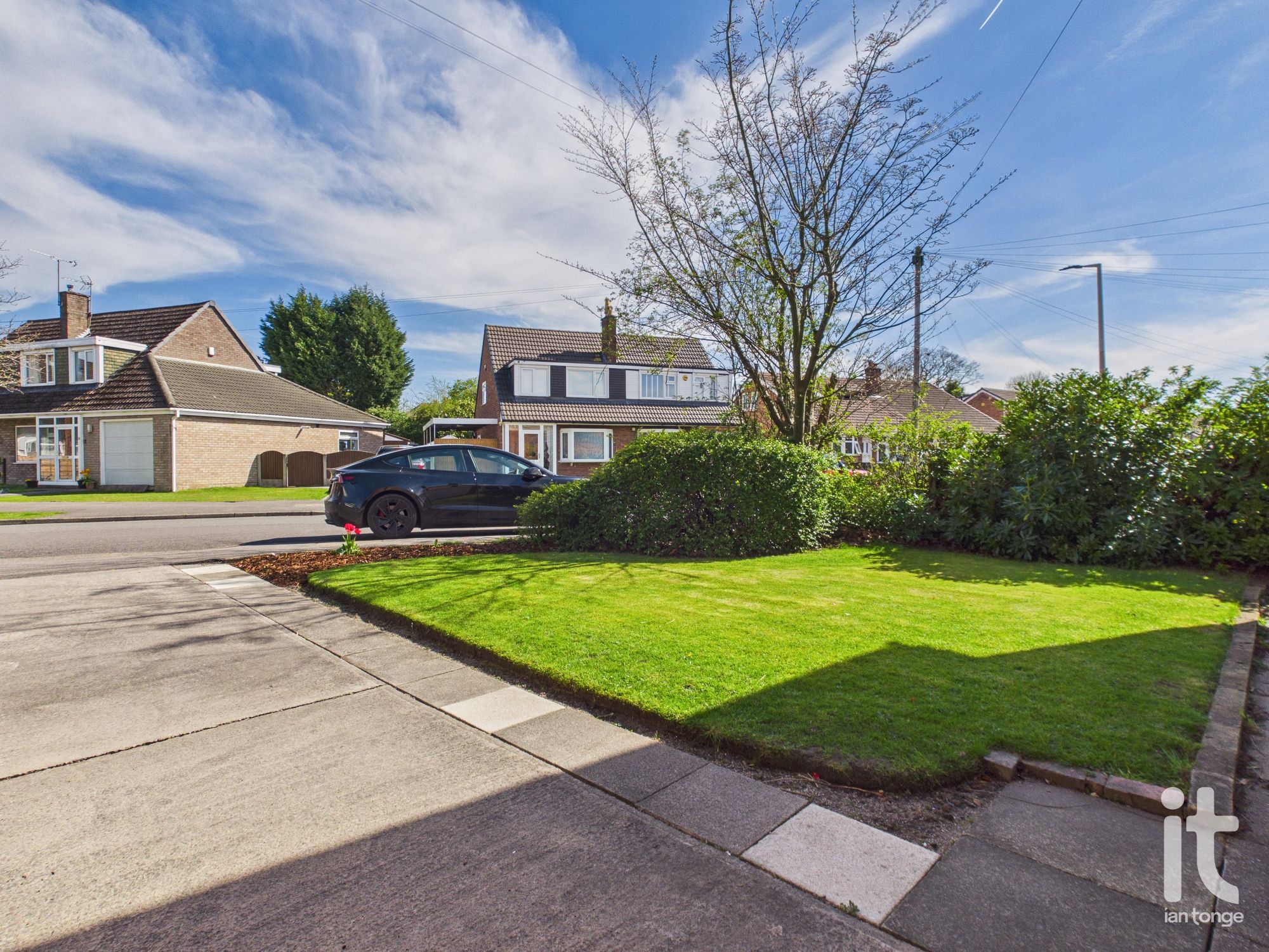 3 bedroom link detached house For Sale in Stockport - Photograph 21.