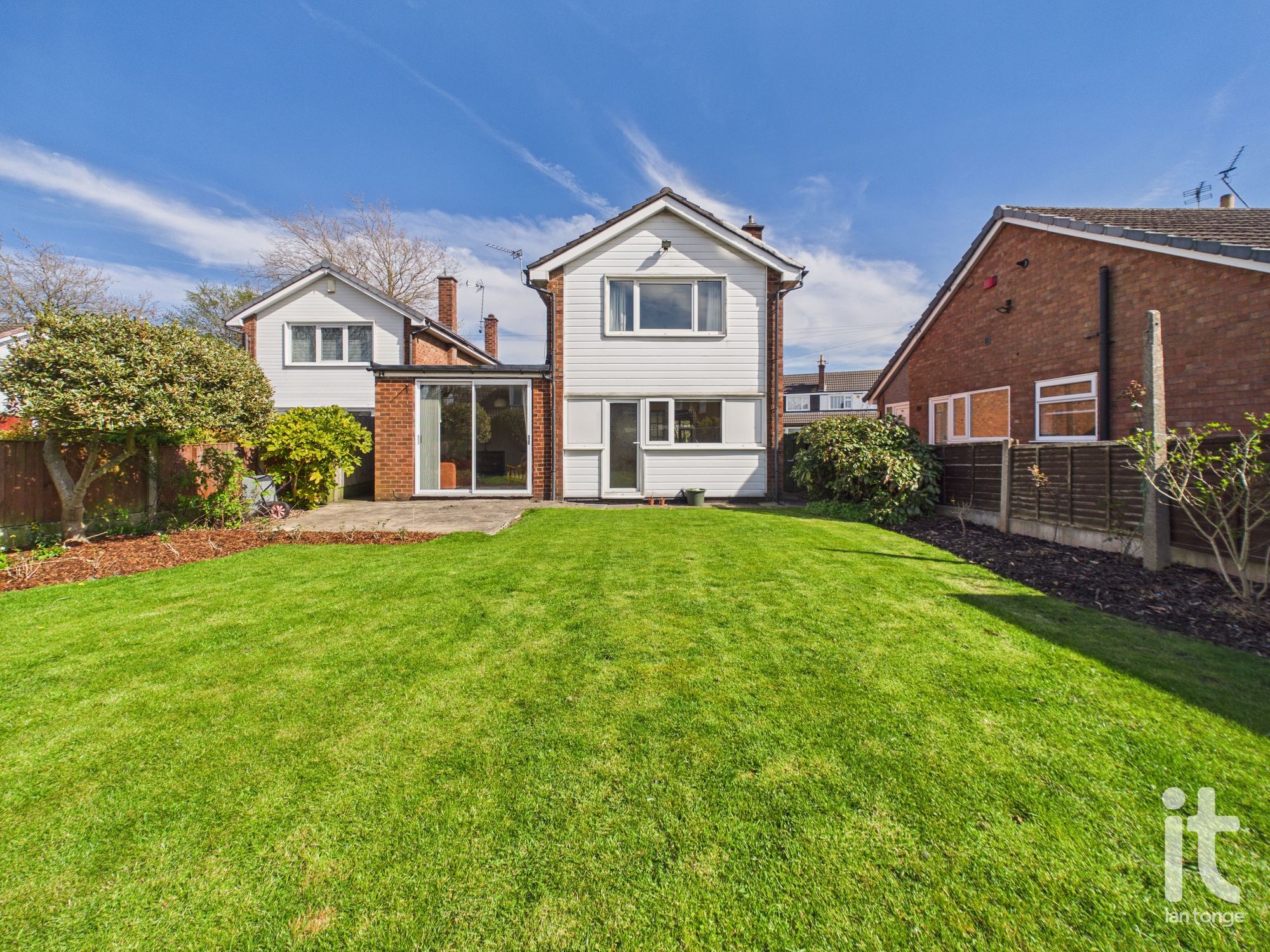 3 bedroom link detached house For Sale in Stockport - Photograph 20.