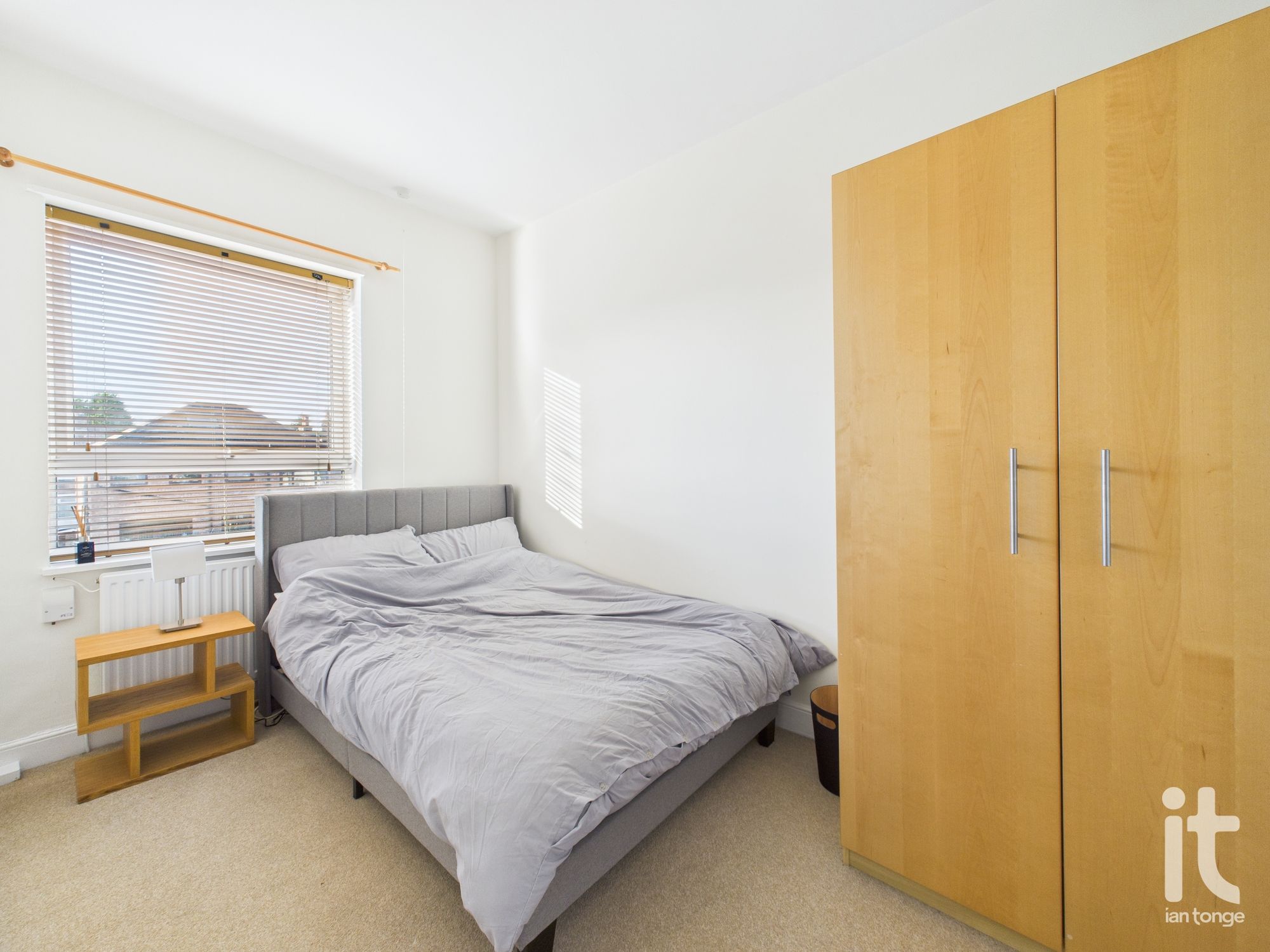 2 bedroom semi-detached house For Sale in Stockport - Photograph 11.