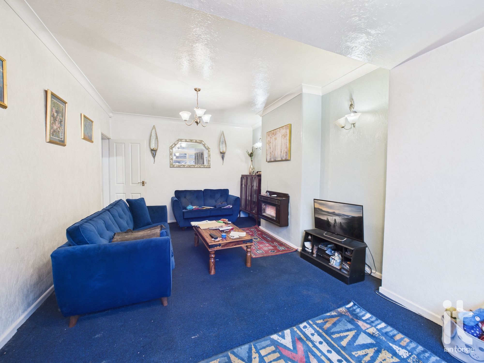 3 bedroom semi-detached house For Sale in Stockport - Photograph 6.