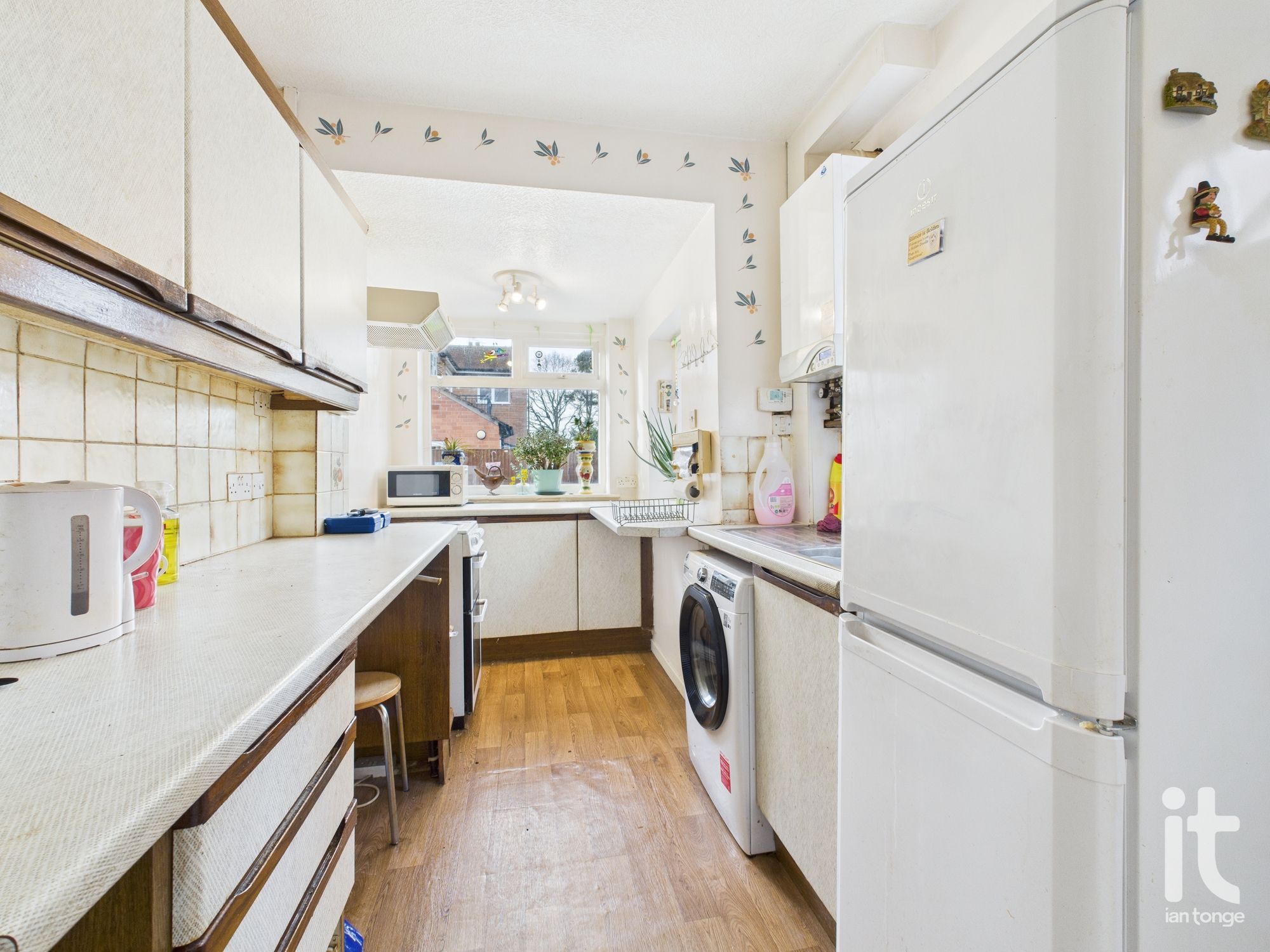 3 bedroom semi-detached house For Sale in Stockport - Photograph 5.
