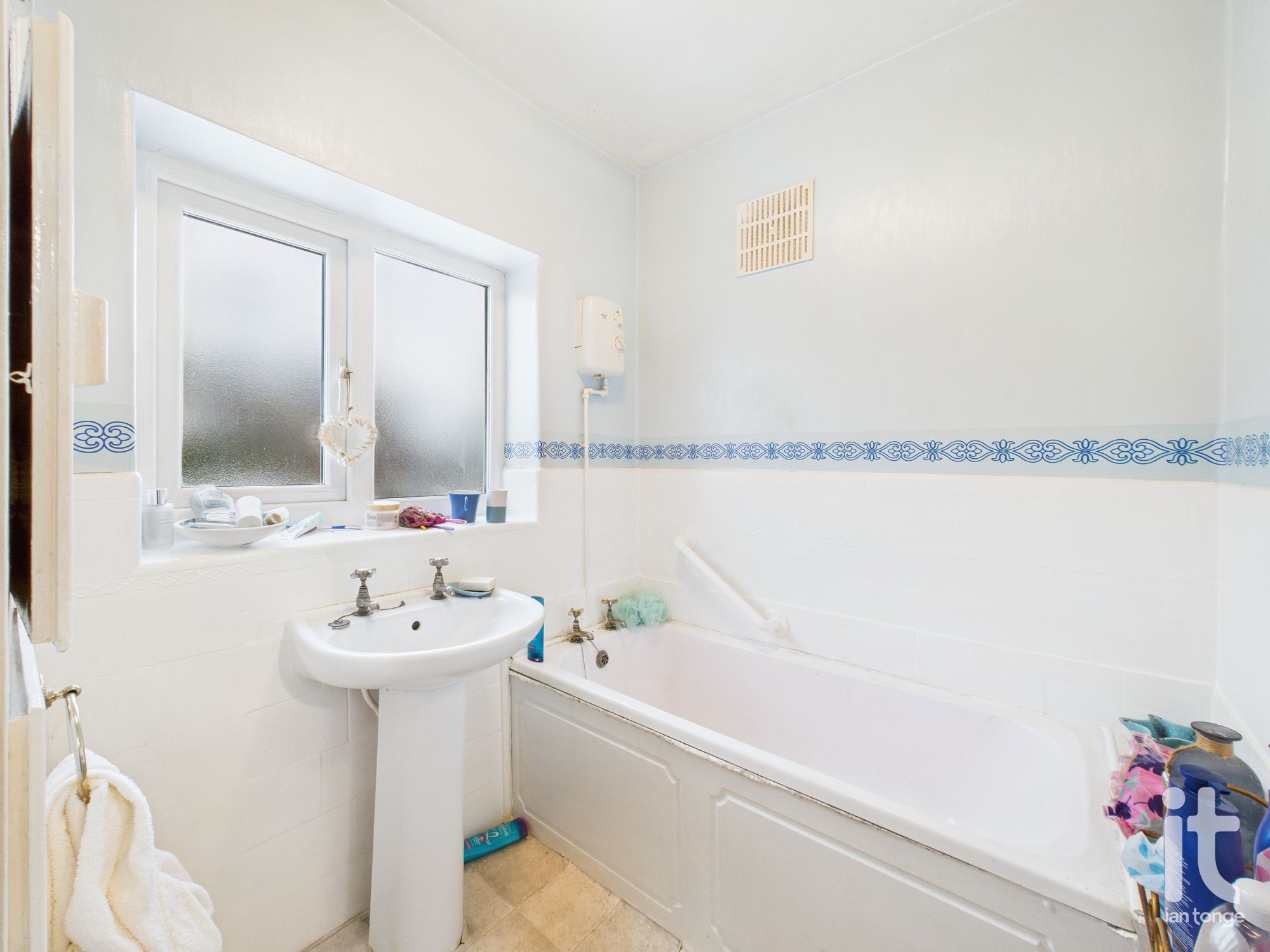 3 bedroom semi-detached house For Sale in Stockport - Photograph 11.