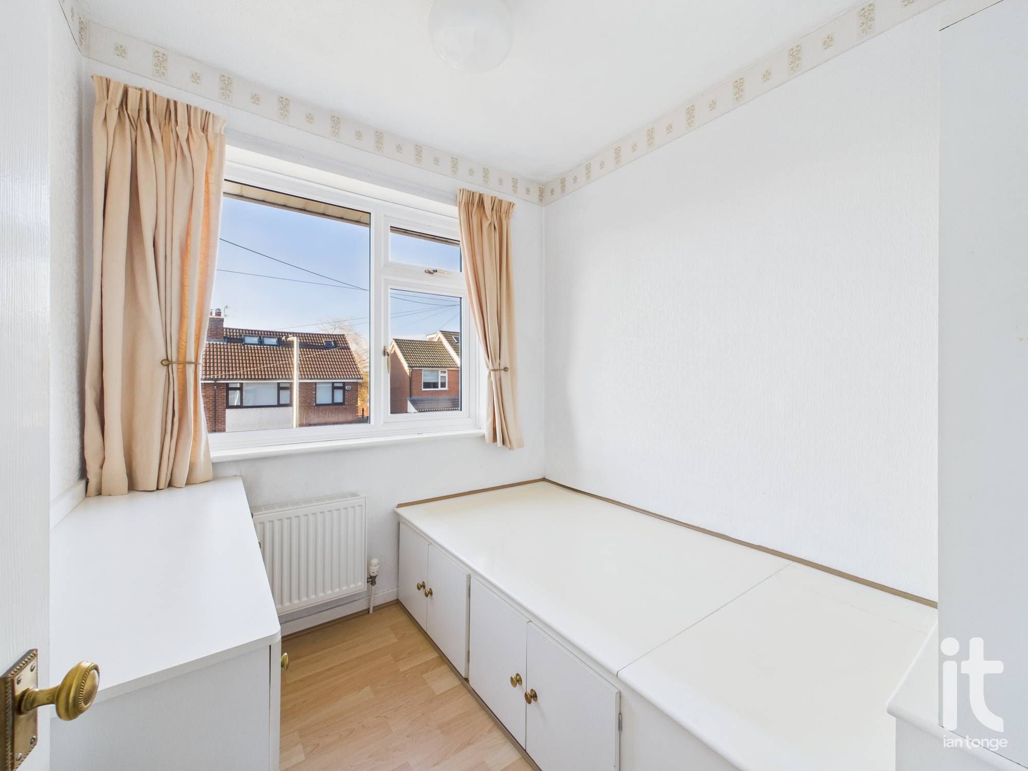 3 bedroom semi-detached house For Sale in Stockport - Photograph 12.