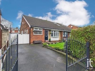 2 bedroom semi-detached bungalow For Sale in Stockport - Property photograph.