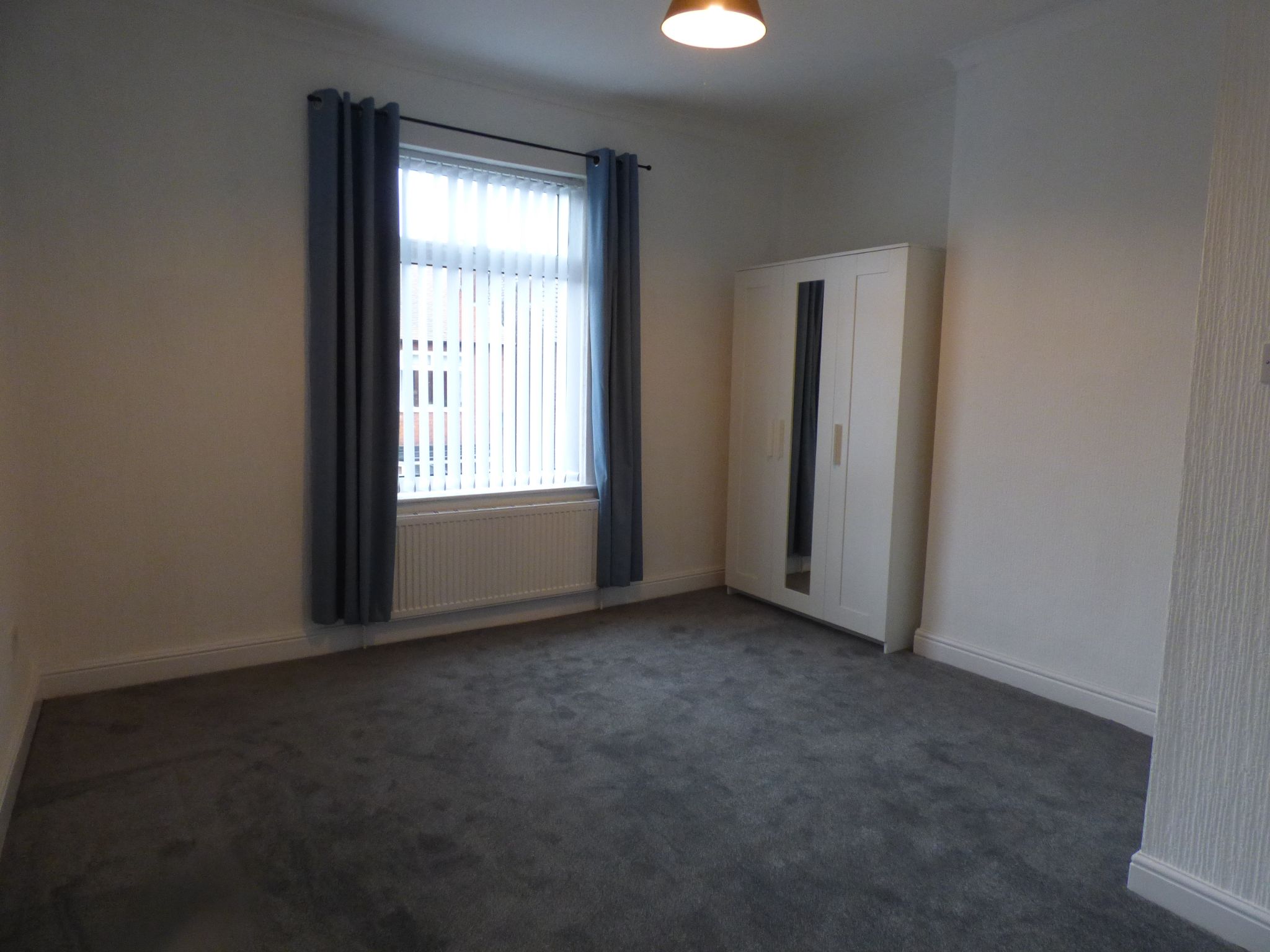 2 bedroom end terraced house To Let in Stockport - Photograph 5.