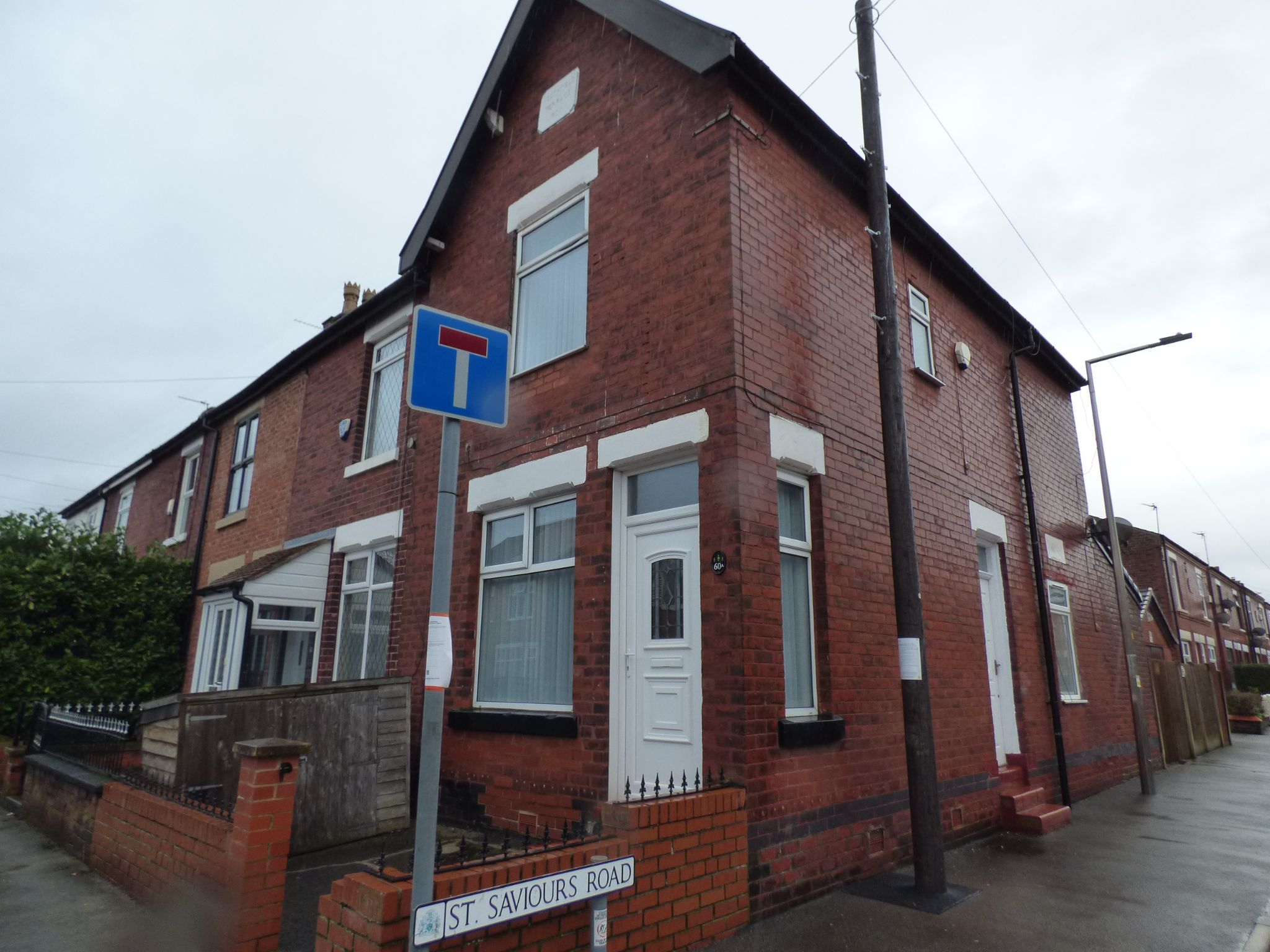 2 bedroom end terraced house To Let in Stockport - Property photograph.