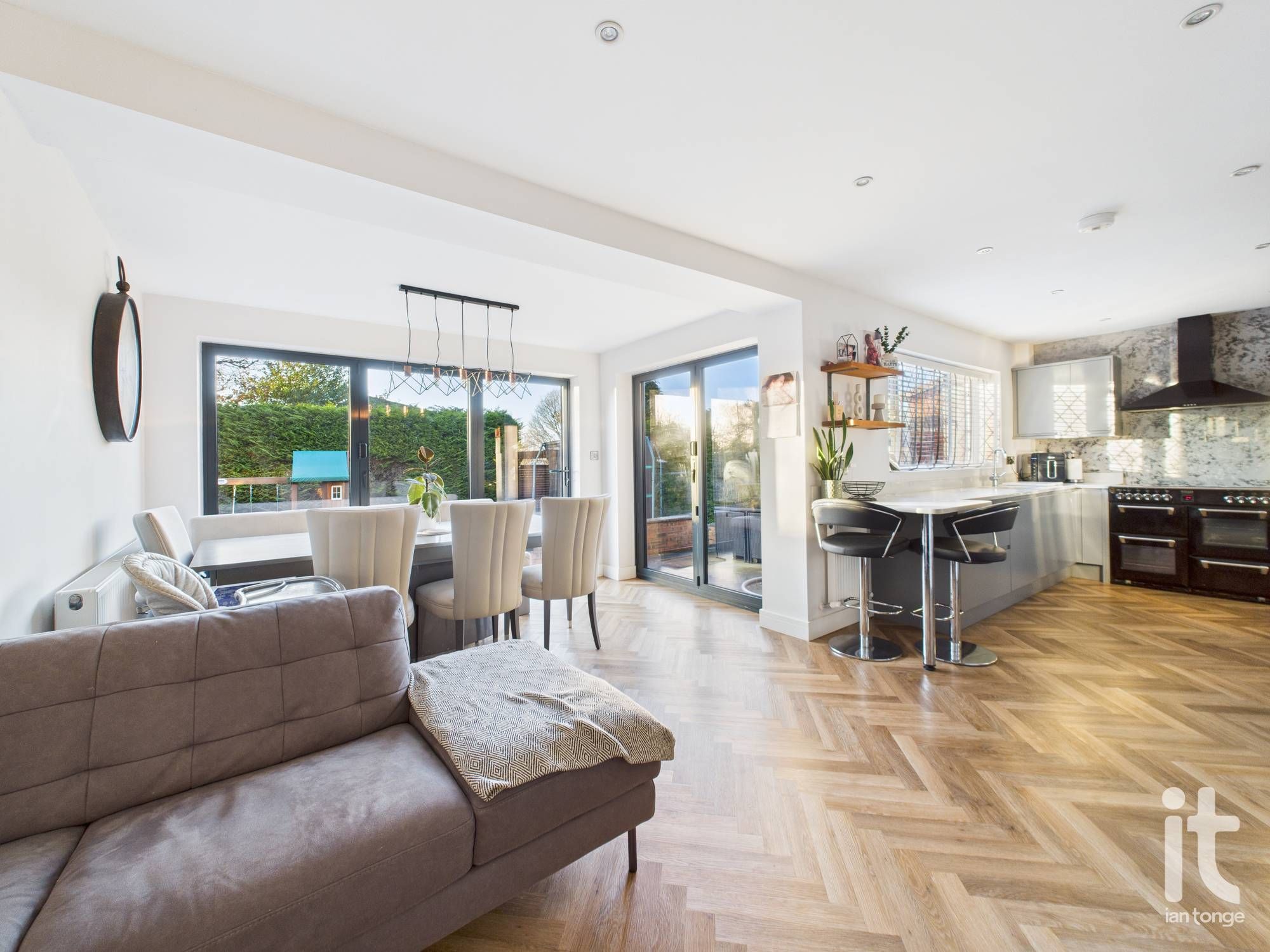 3 bedroom detached house For Sale in Stockport - Photograph 8.