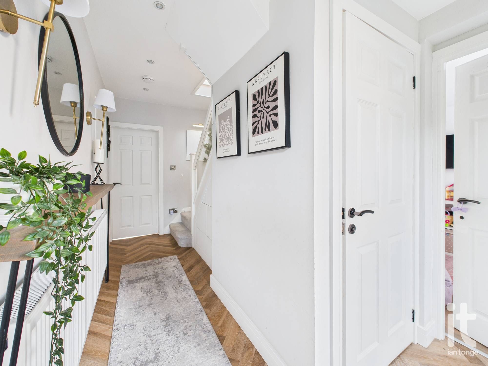 3 bedroom detached house For Sale in Stockport - Photograph 4.