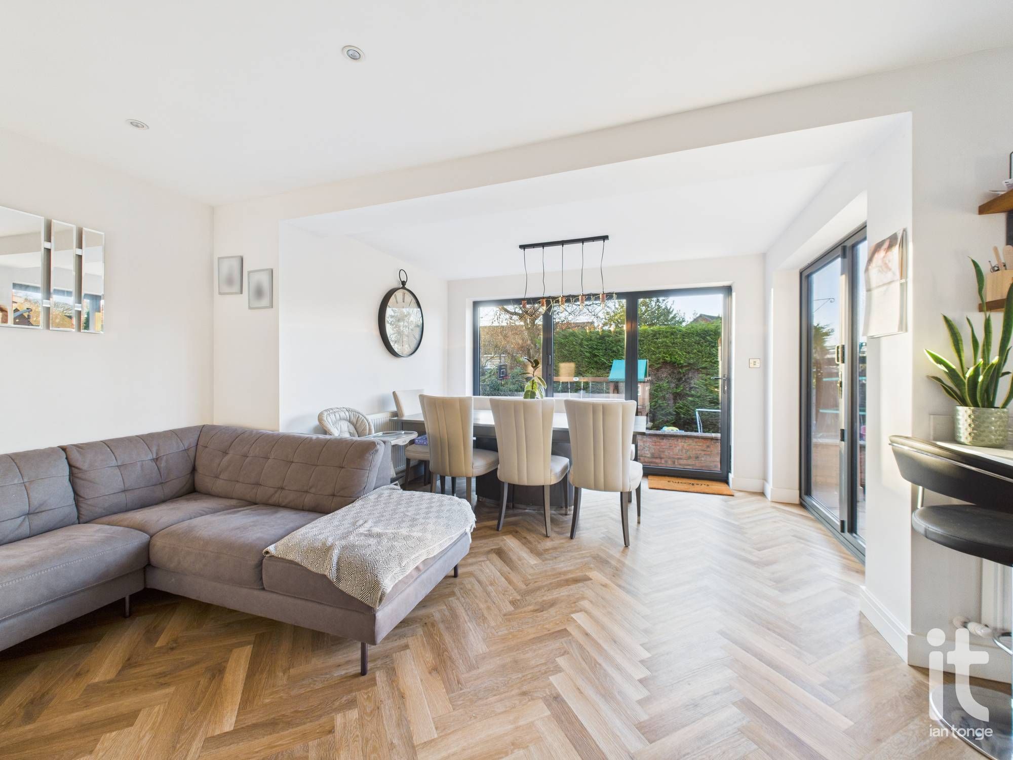 3 bedroom detached house For Sale in Stockport - Photograph 7.