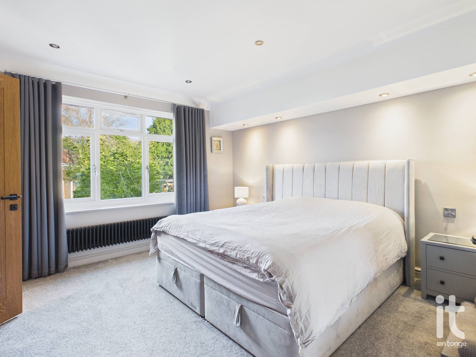 4 bedroom detached house To Let in Stockport - Photograph 12.