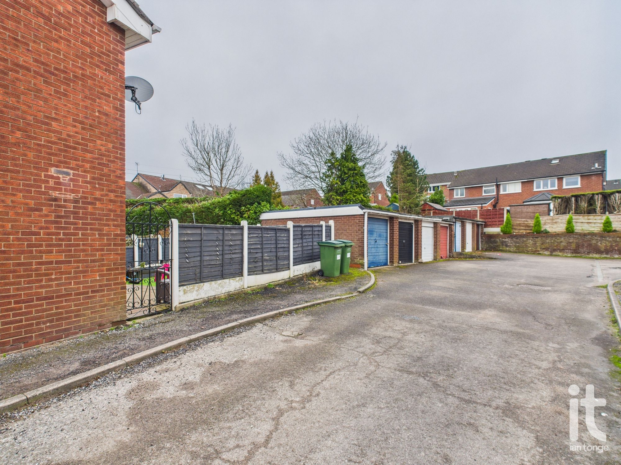3 bedroom mid terraced house For Sale in Stockport - Photograph 16.