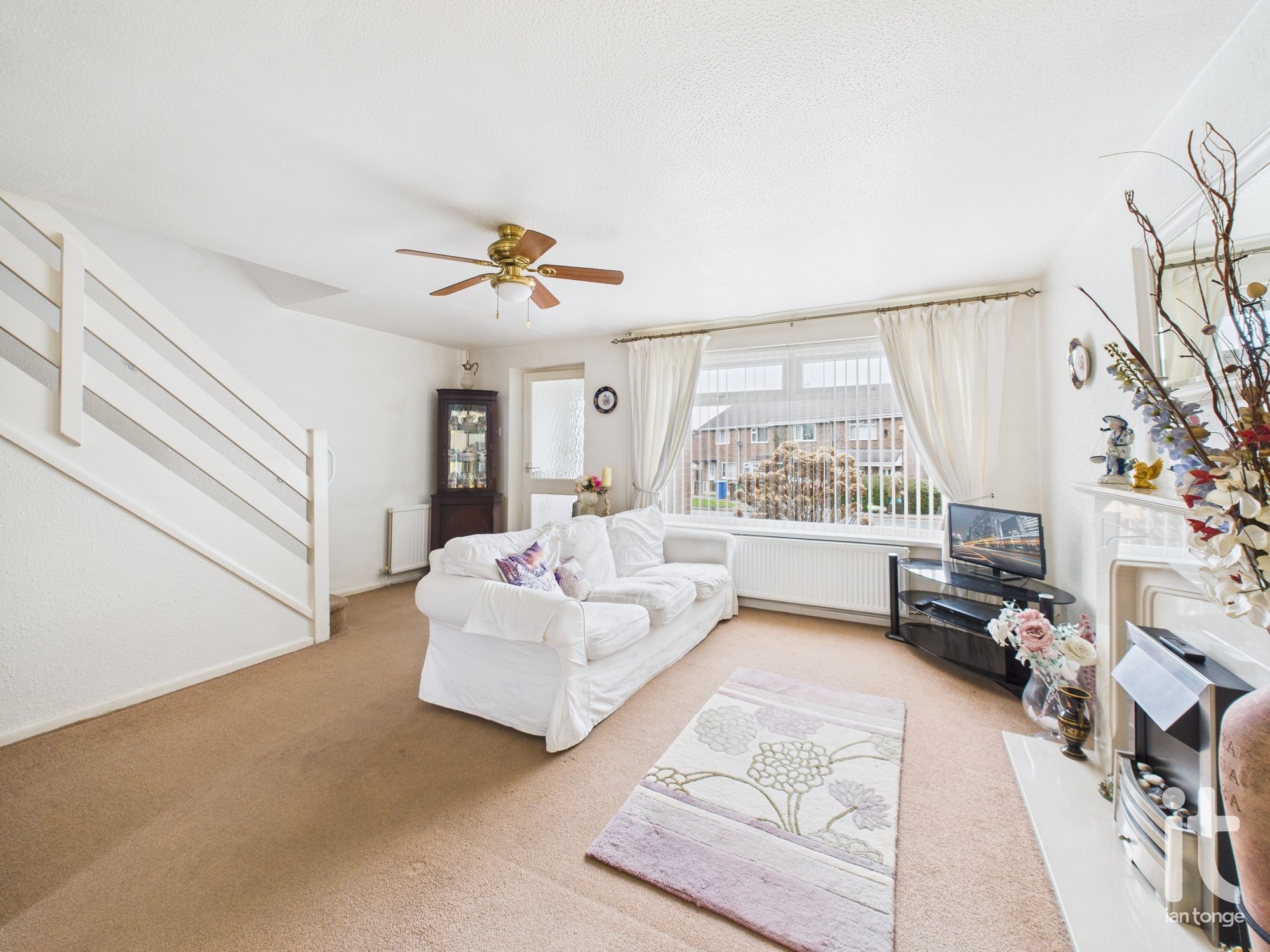 3 bedroom mid terraced house For Sale in Stockport - Photograph 6.