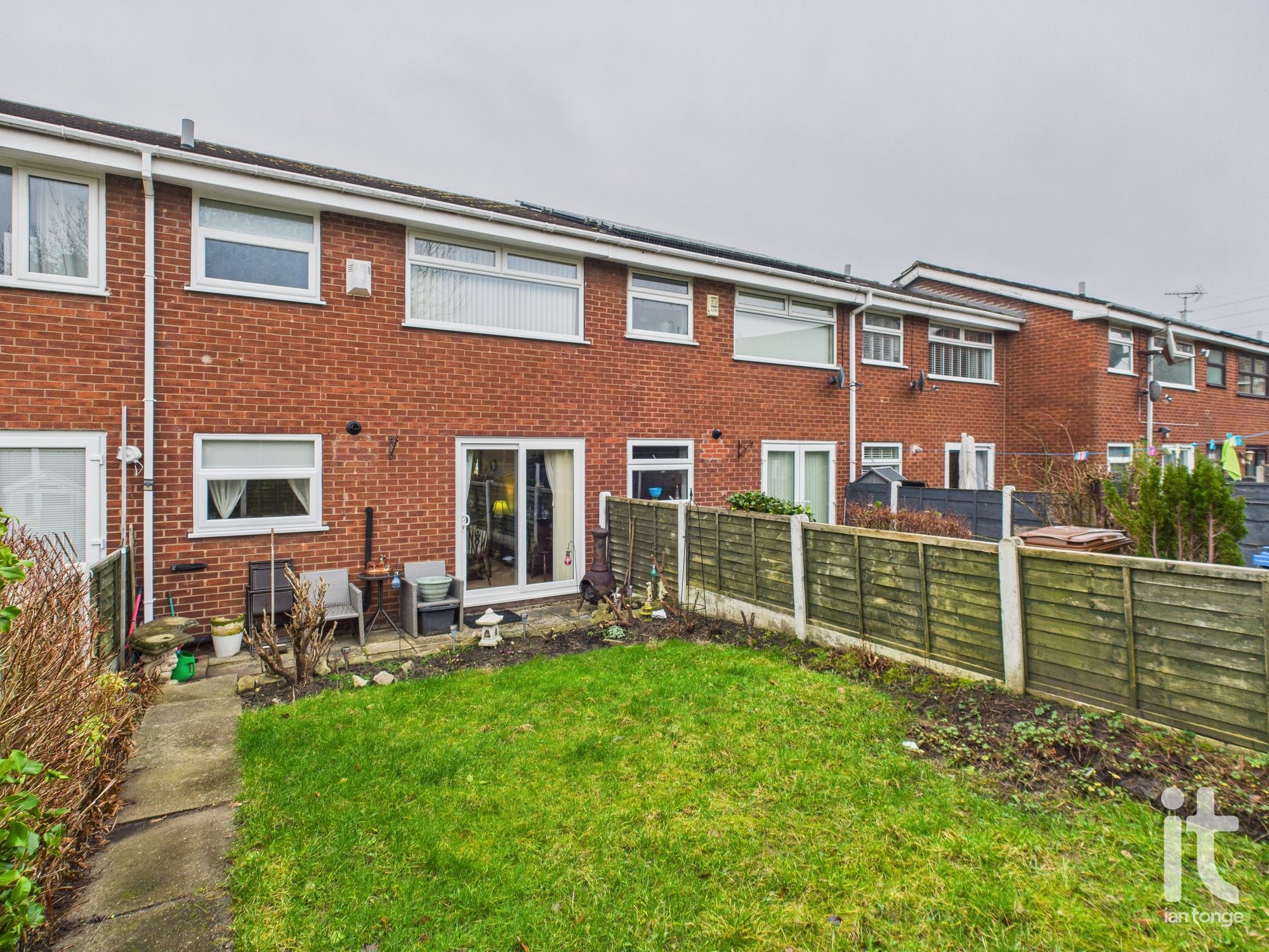 3 bedroom mid terraced house For Sale in Stockport - Photograph 15.