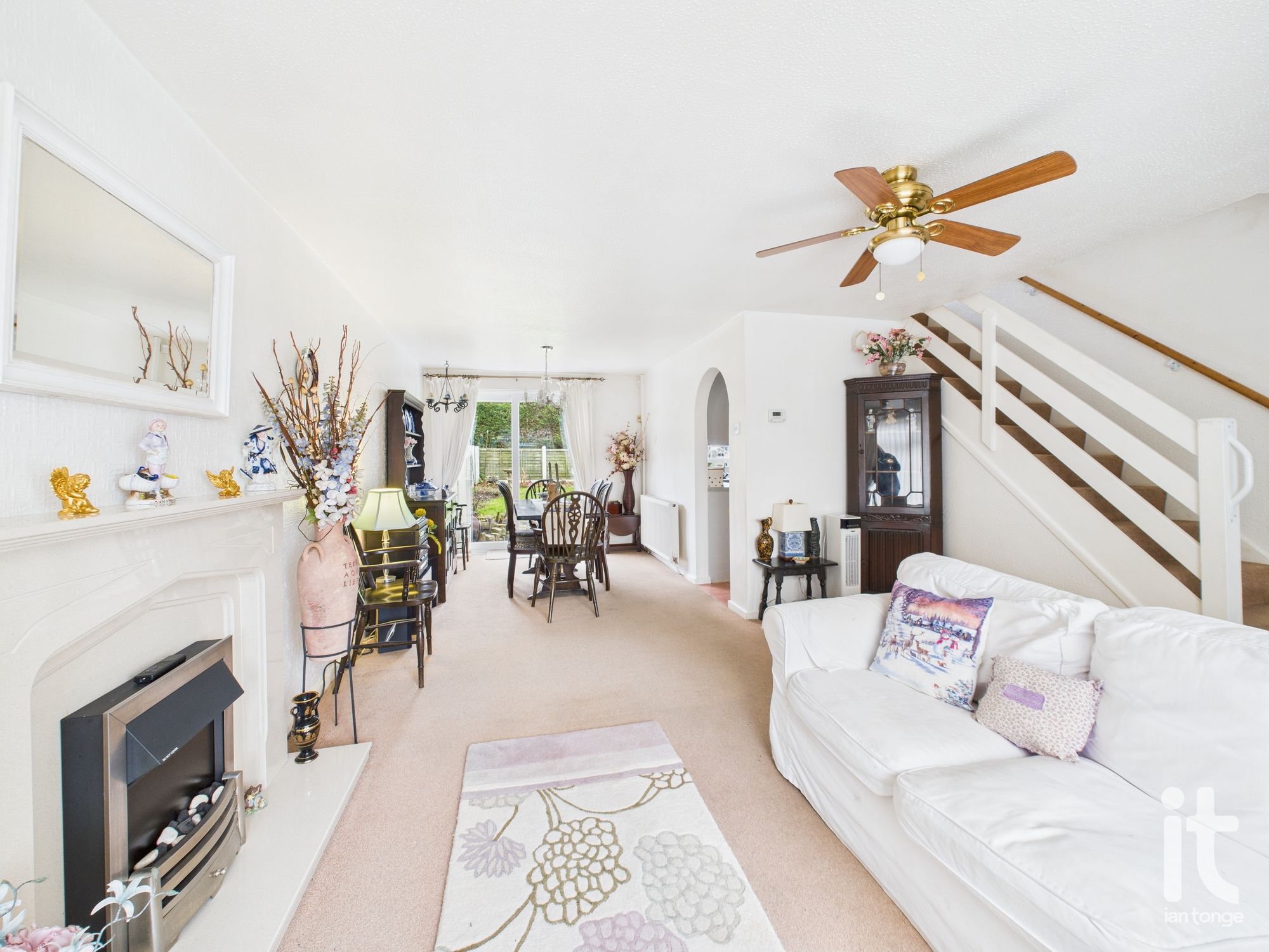 3 bedroom mid terraced house For Sale in Stockport - Property photograph.