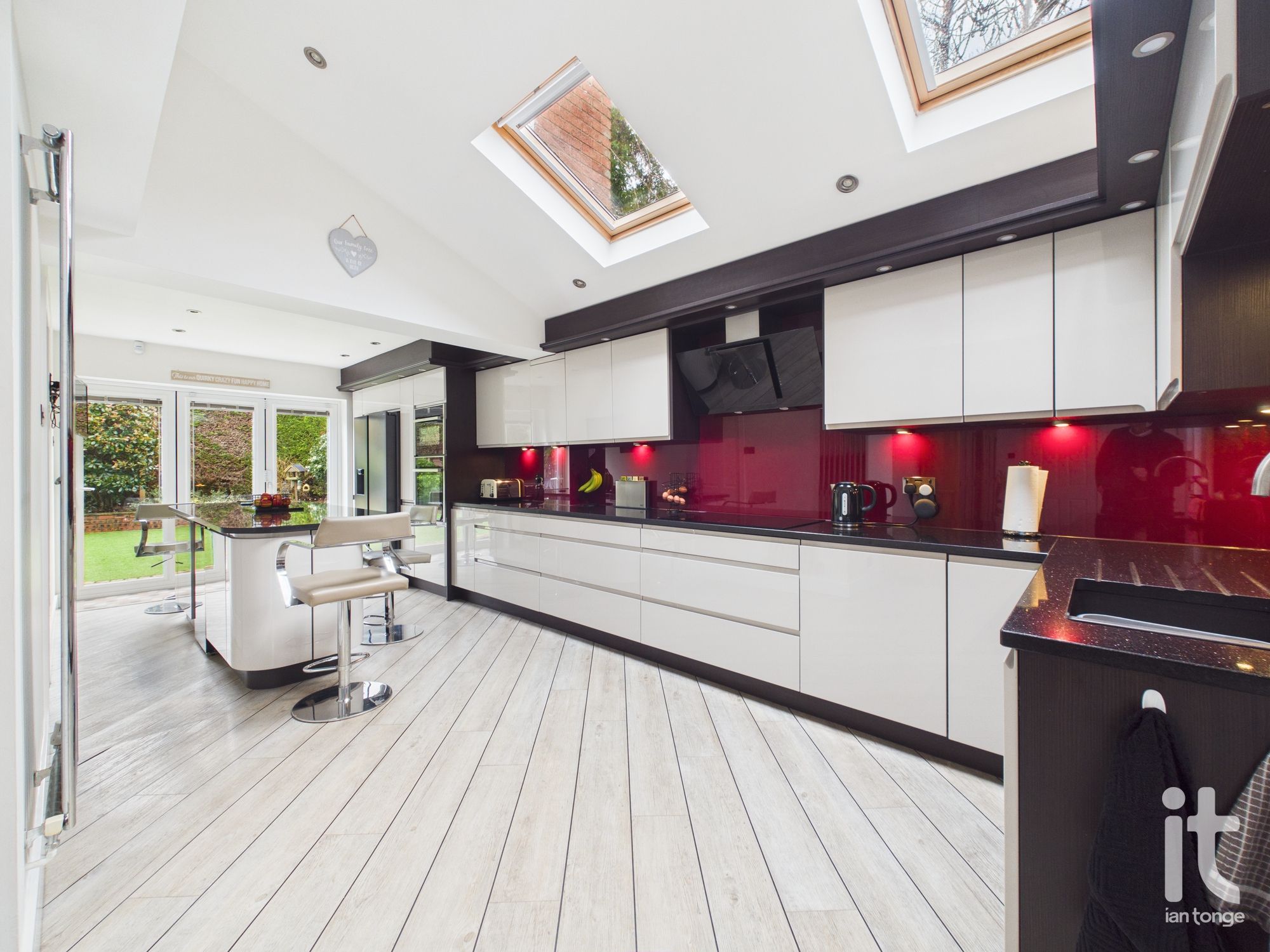 4 bedroom link detached house For Sale in Stockport - Photograph 9.