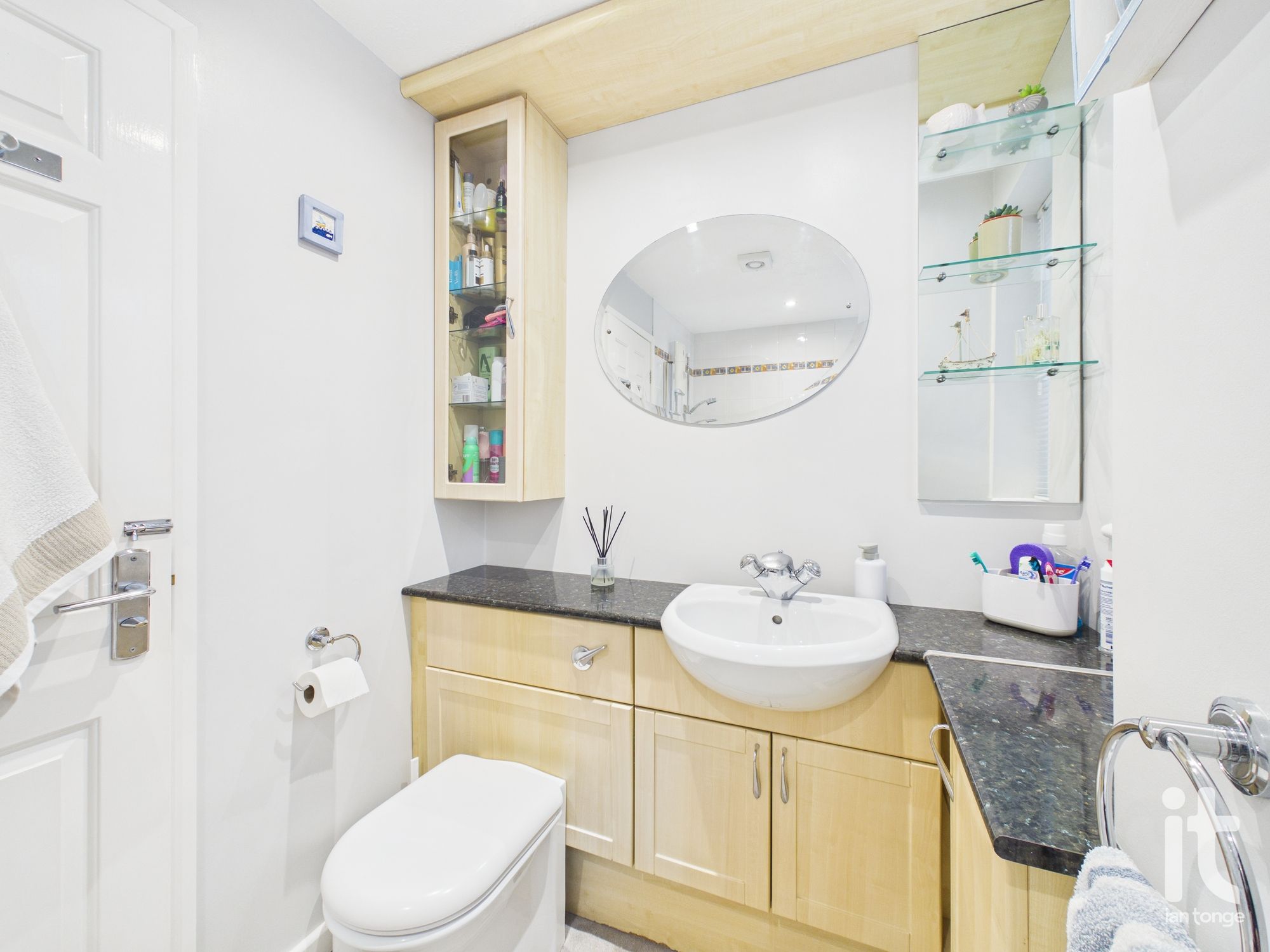 4 bedroom link detached house For Sale in Stockport - Photograph 31.