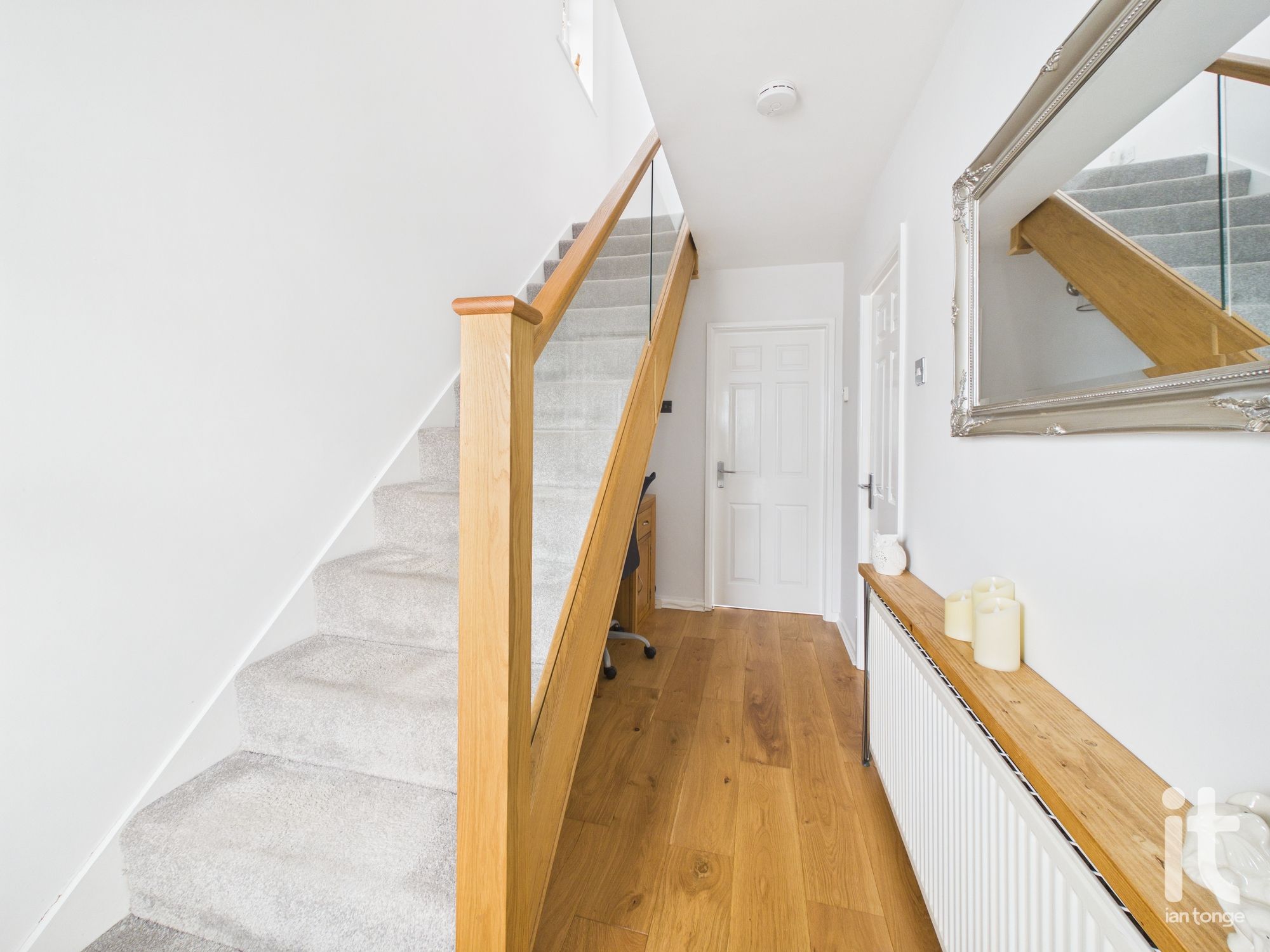 4 bedroom link detached house For Sale in Stockport - Photograph 6.