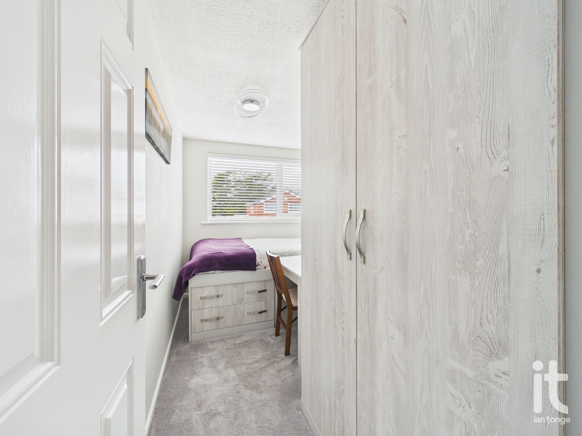 4 bedroom link detached house For Sale in Stockport - Photograph 24.