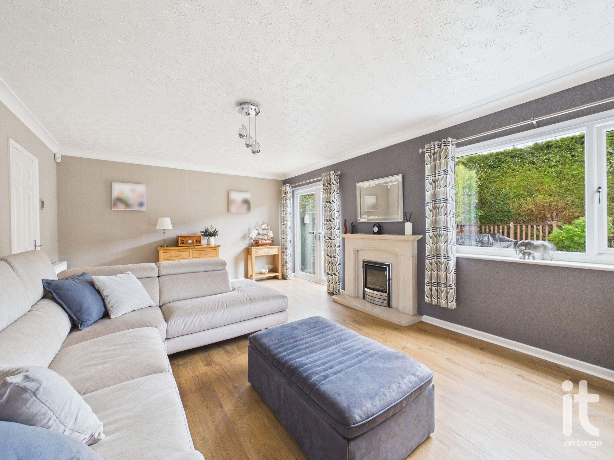 4 bedroom link detached house For Sale in Stockport - Photograph 4.