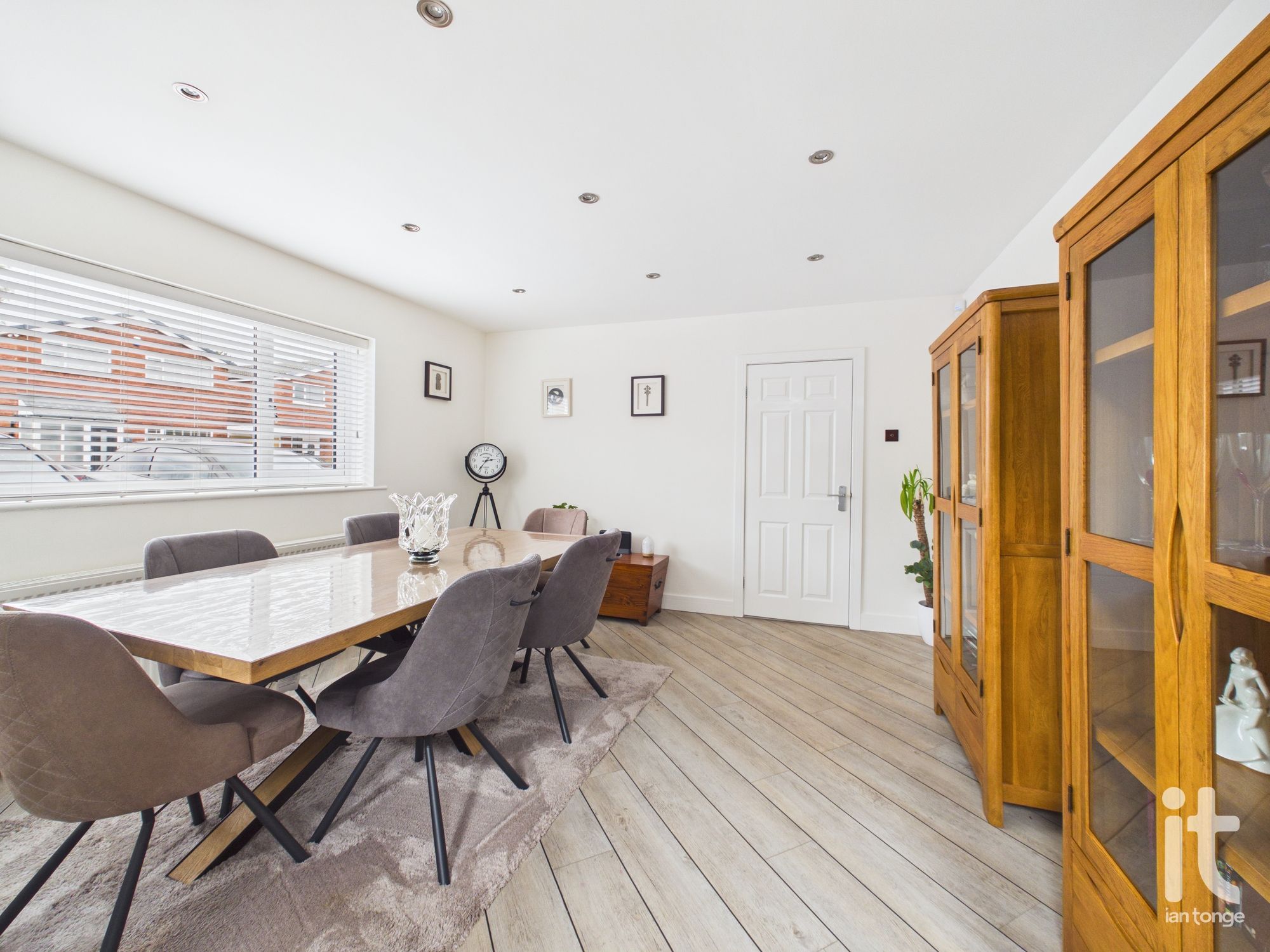 4 bedroom link detached house For Sale in Stockport - Photograph 8.