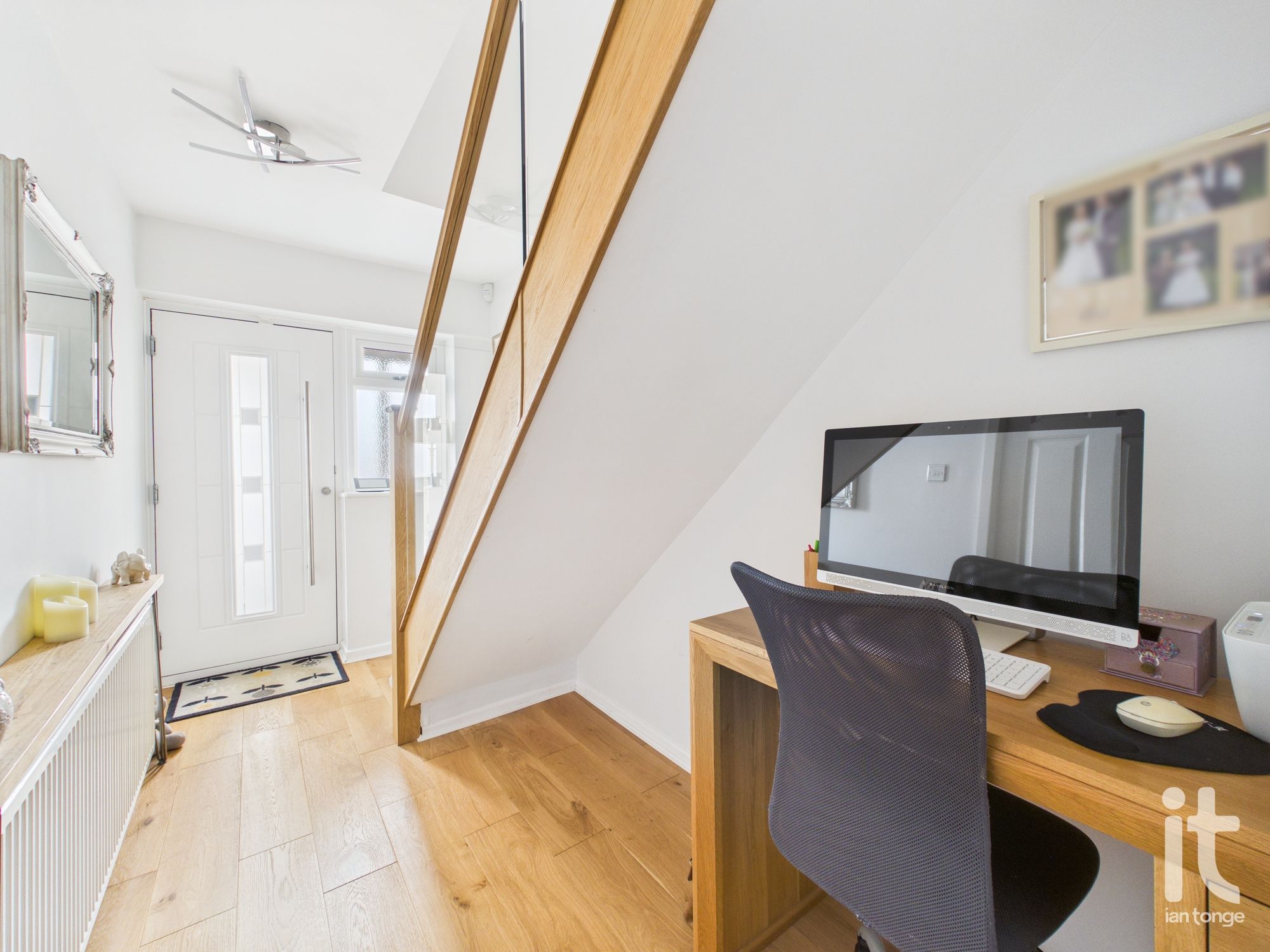 4 bedroom link detached house For Sale in Stockport - Photograph 5.