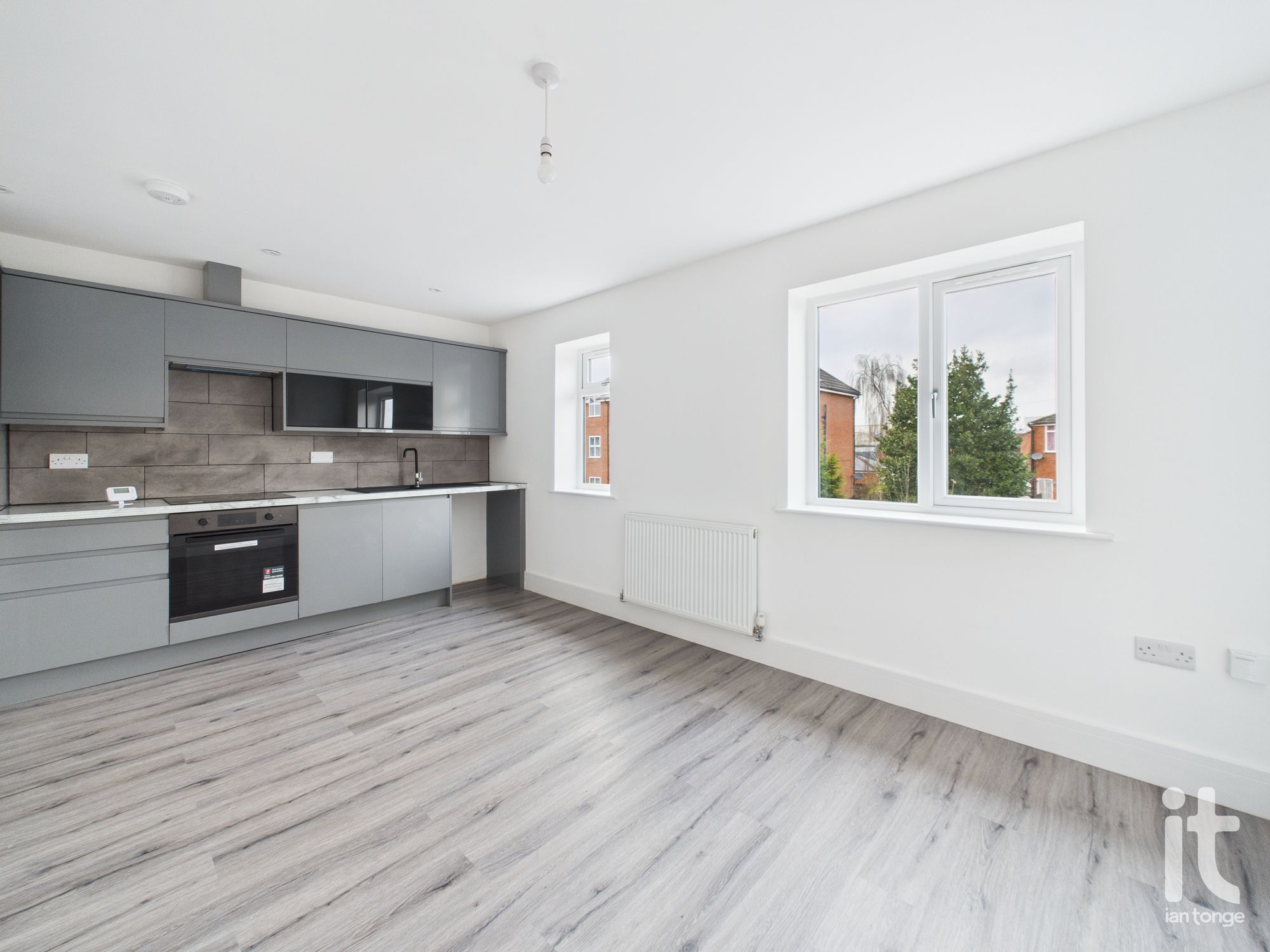 1 bedroom apartment flat/apartment To Let in Stockport - Photograph 8.